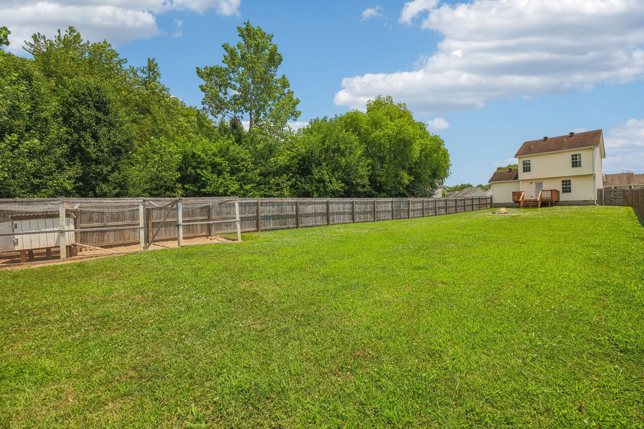 565 Oakmont Dr