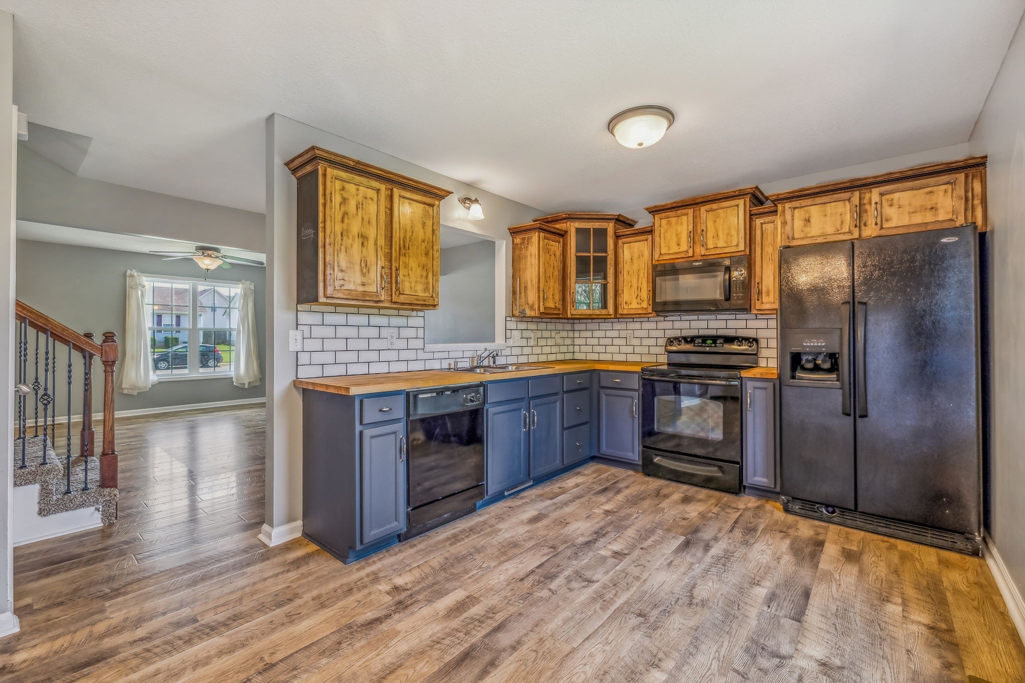 565 Oakmont Dr