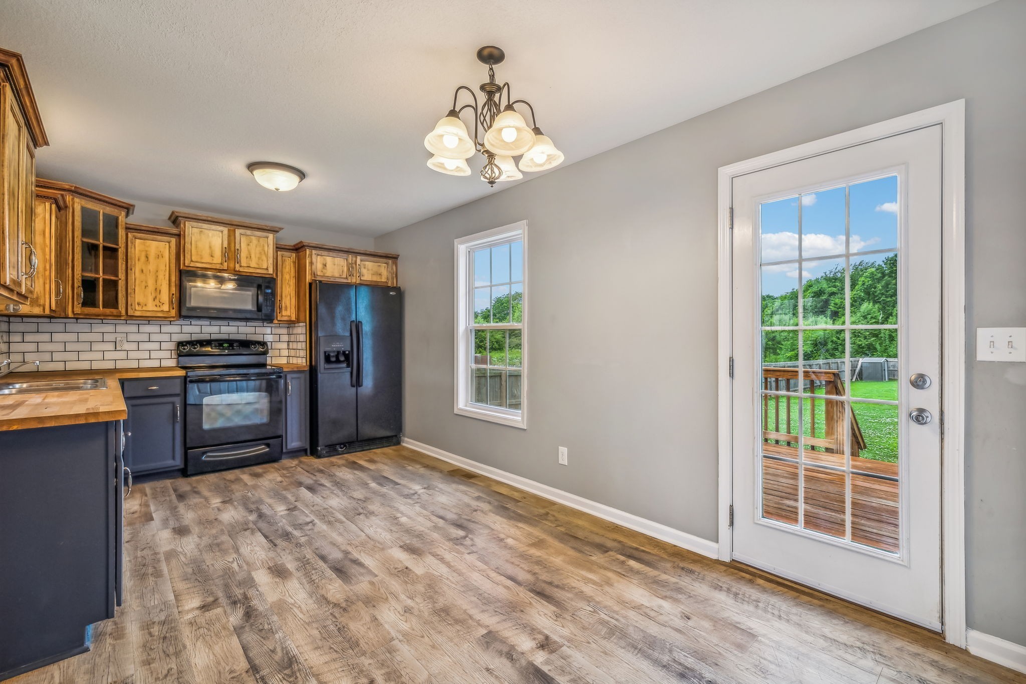 565 Oakmont Dr