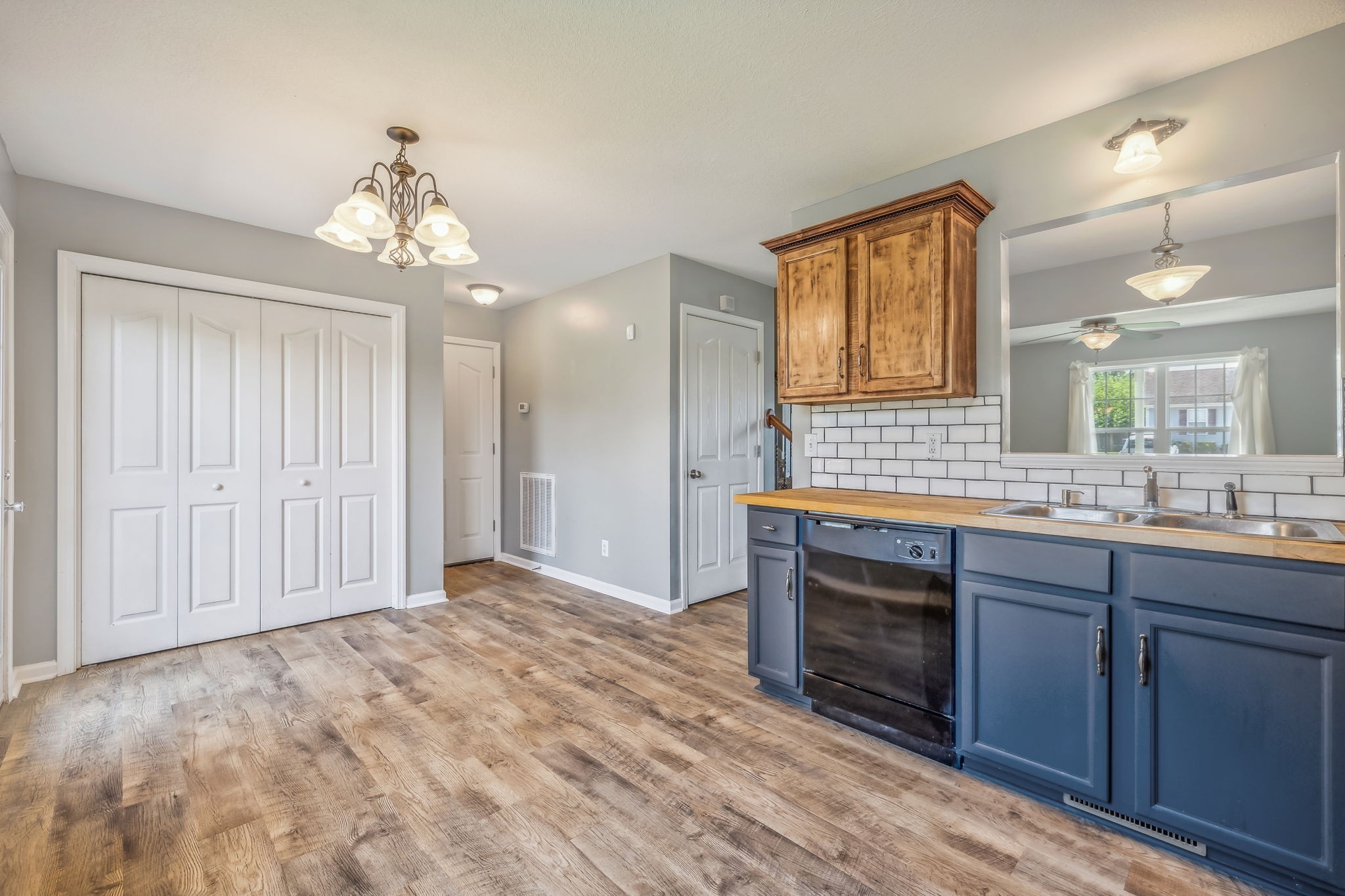565 Oakmont Dr