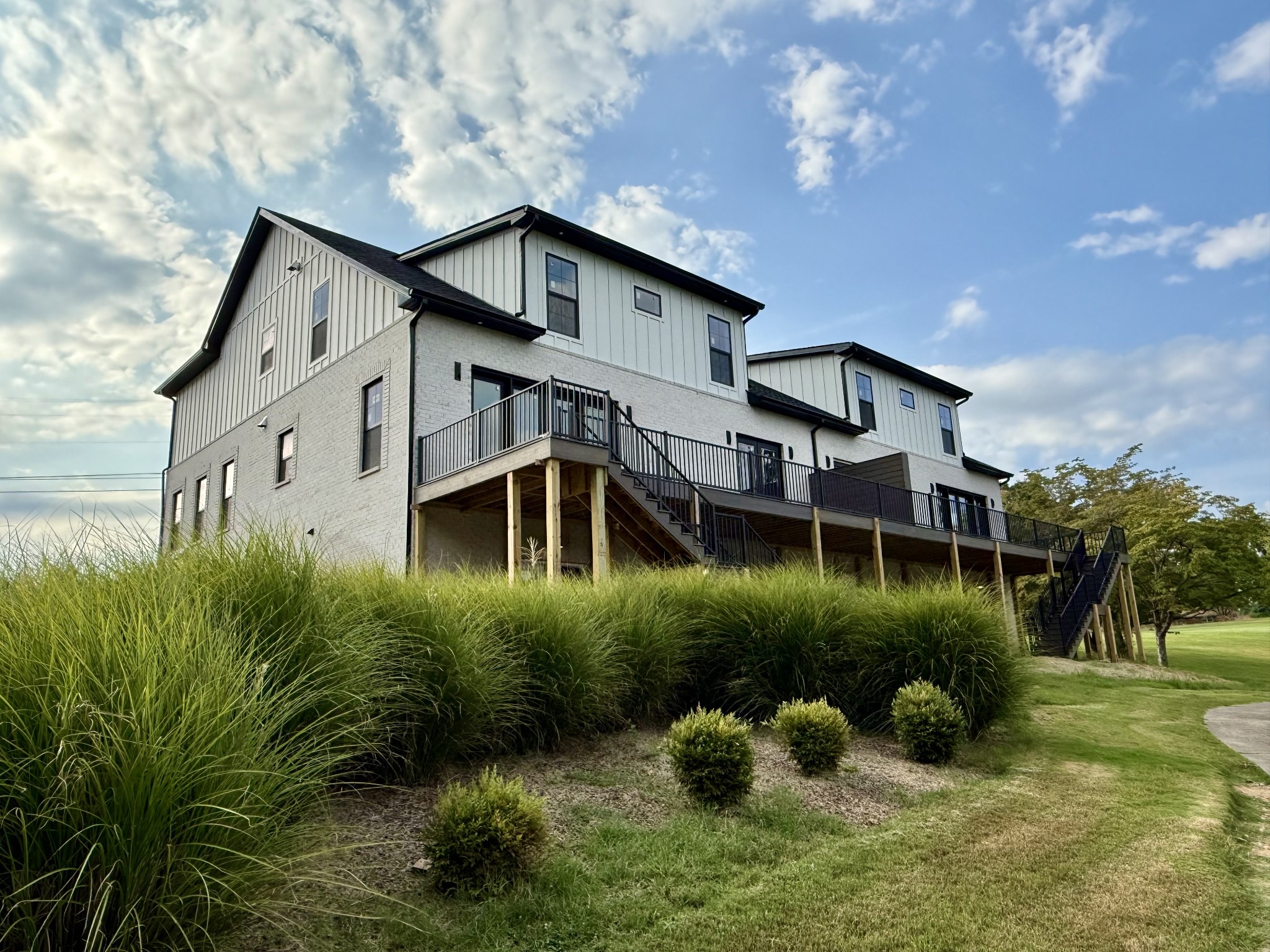 111 Fairway Dr