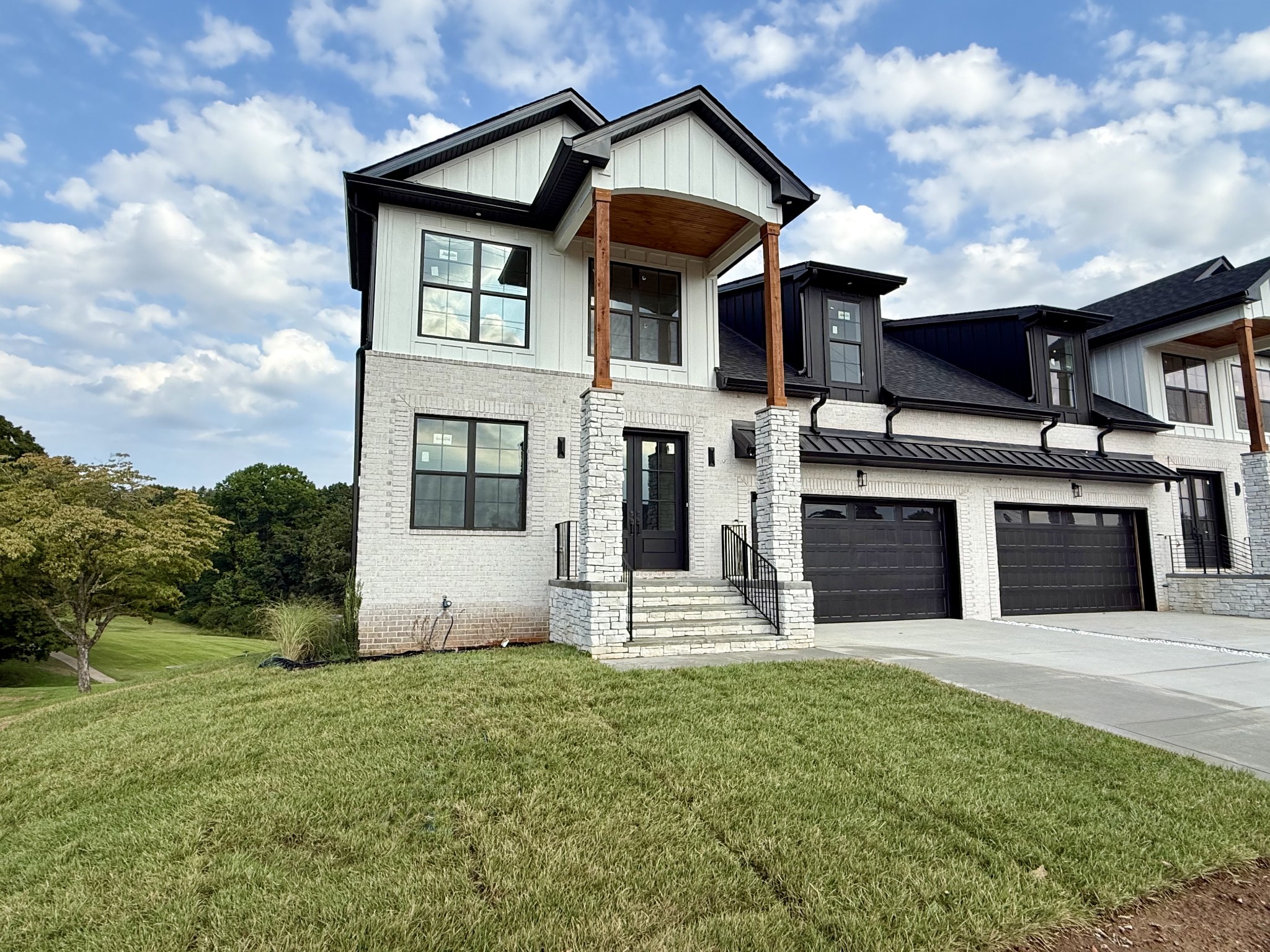 111 Fairway Dr