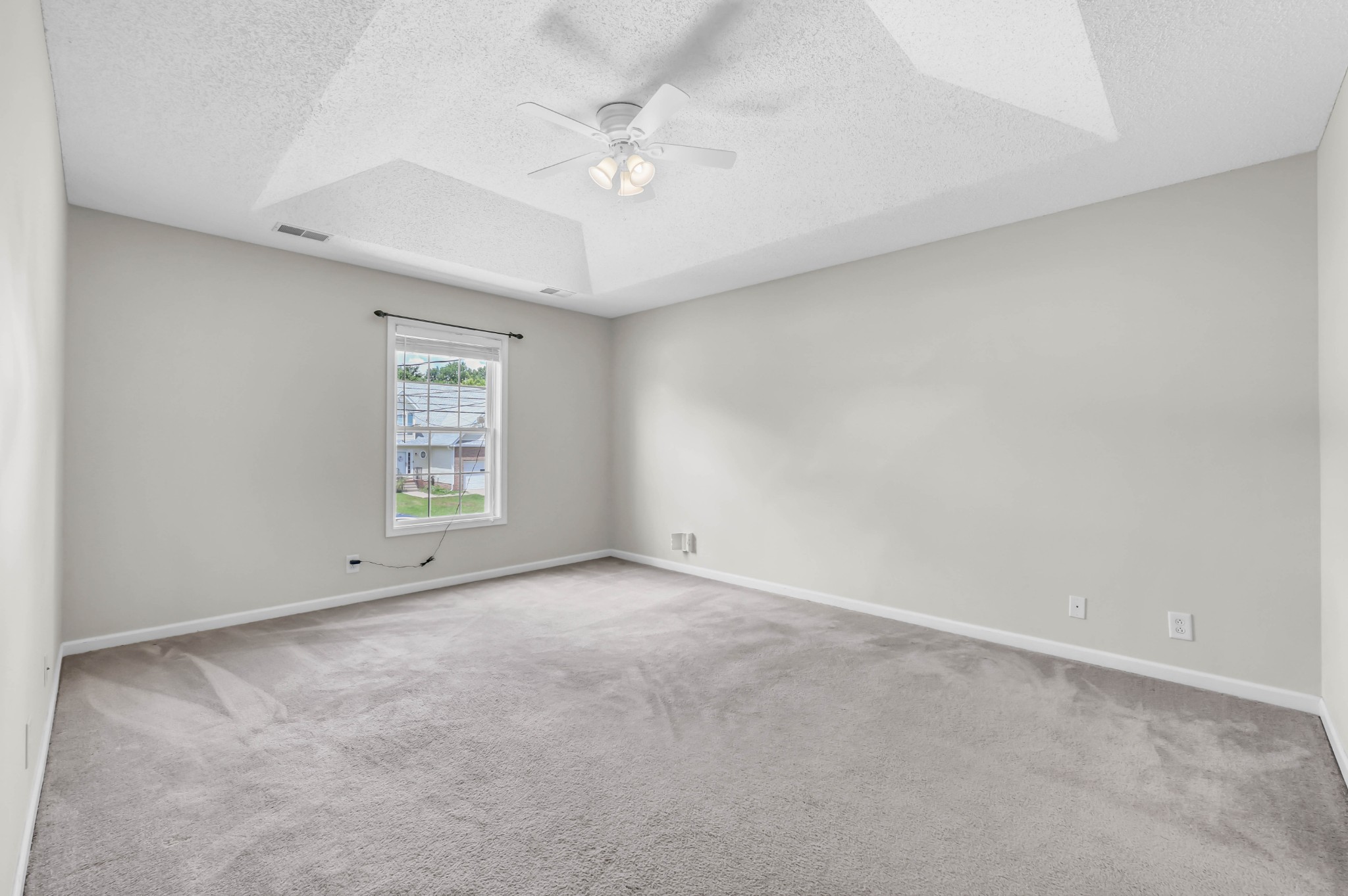 1445 Buchanon Dr
