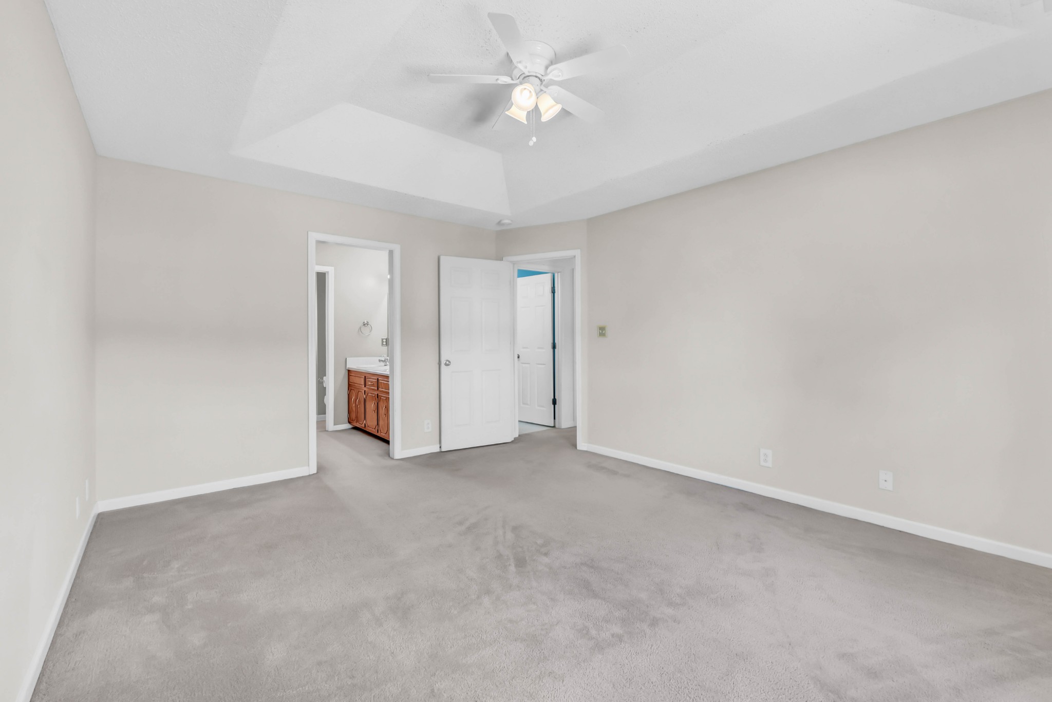 1445 Buchanon Dr