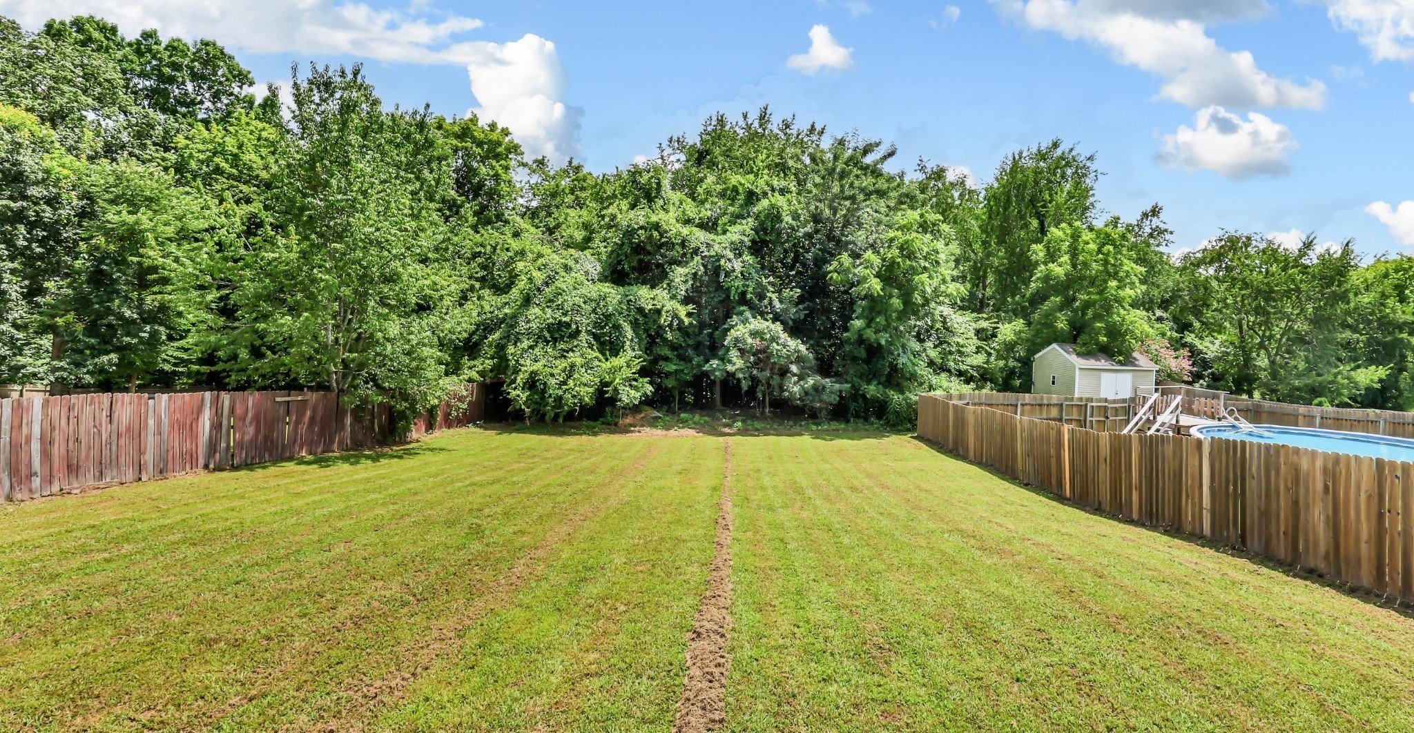 1445 Buchanon Dr