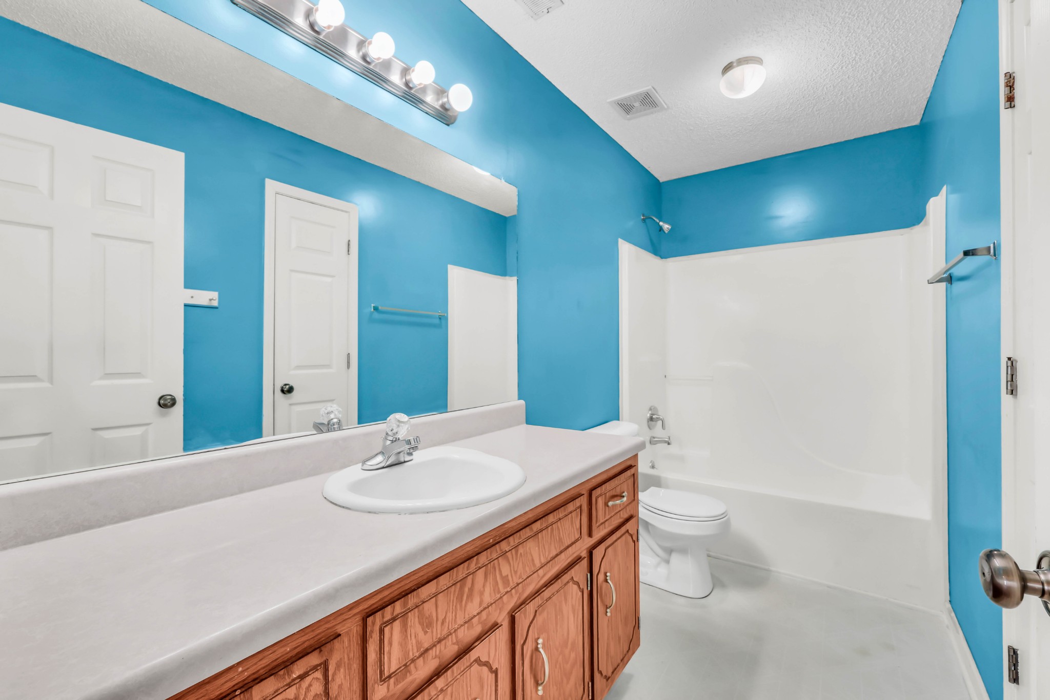 1445 Buchanon Dr