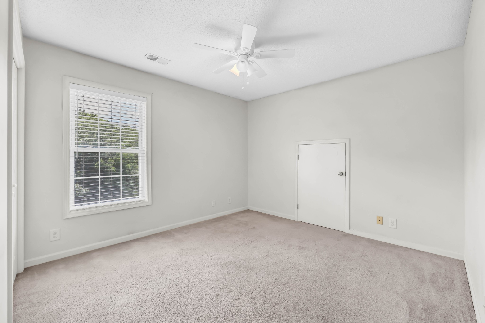 1445 Buchanon Dr