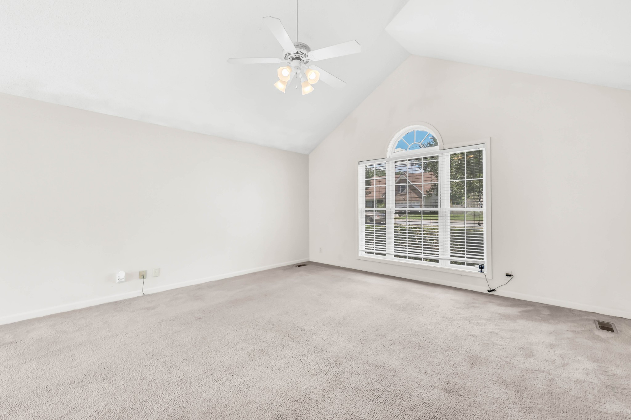 1445 Buchanon Dr
