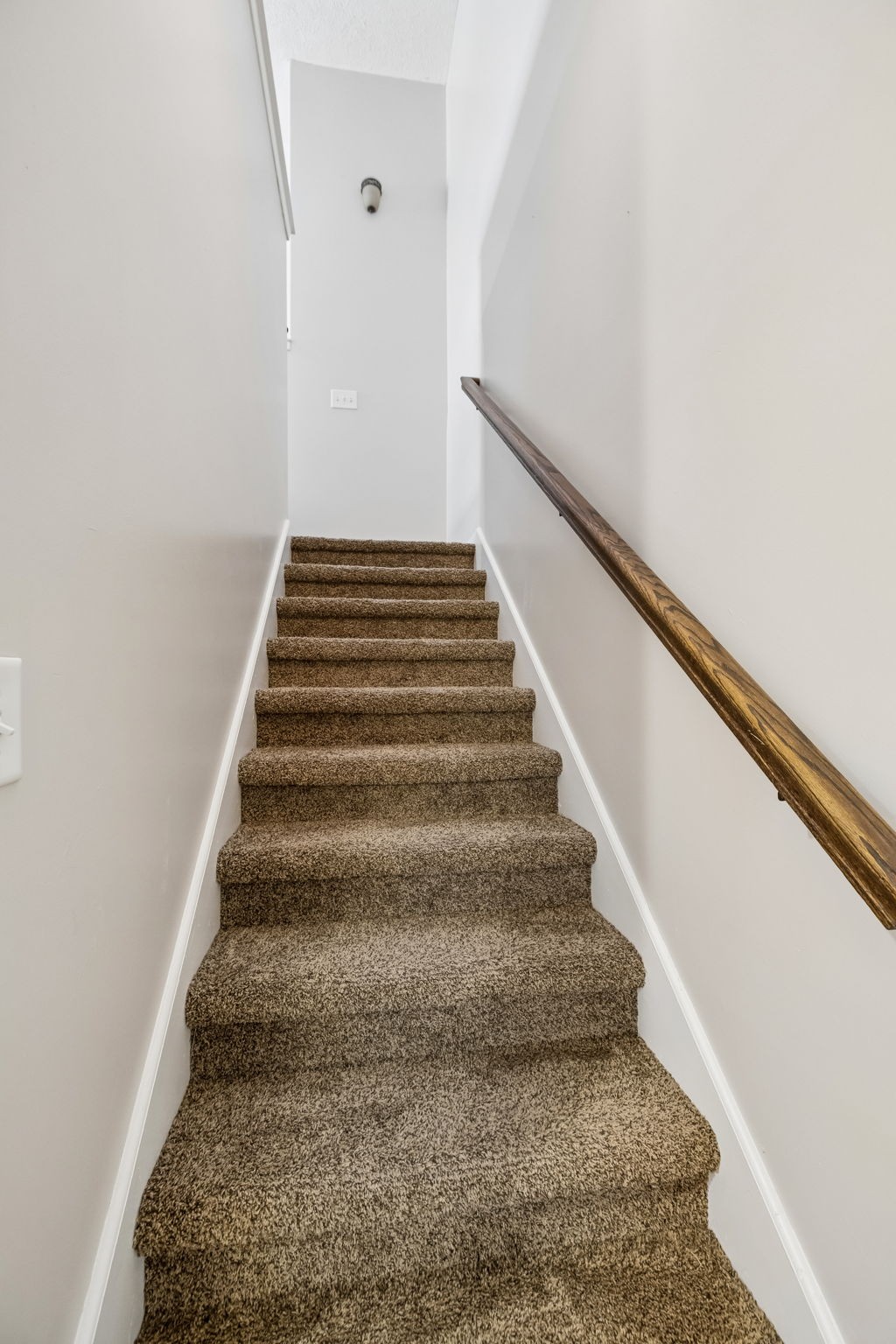 634 Hidden Valley Dr
