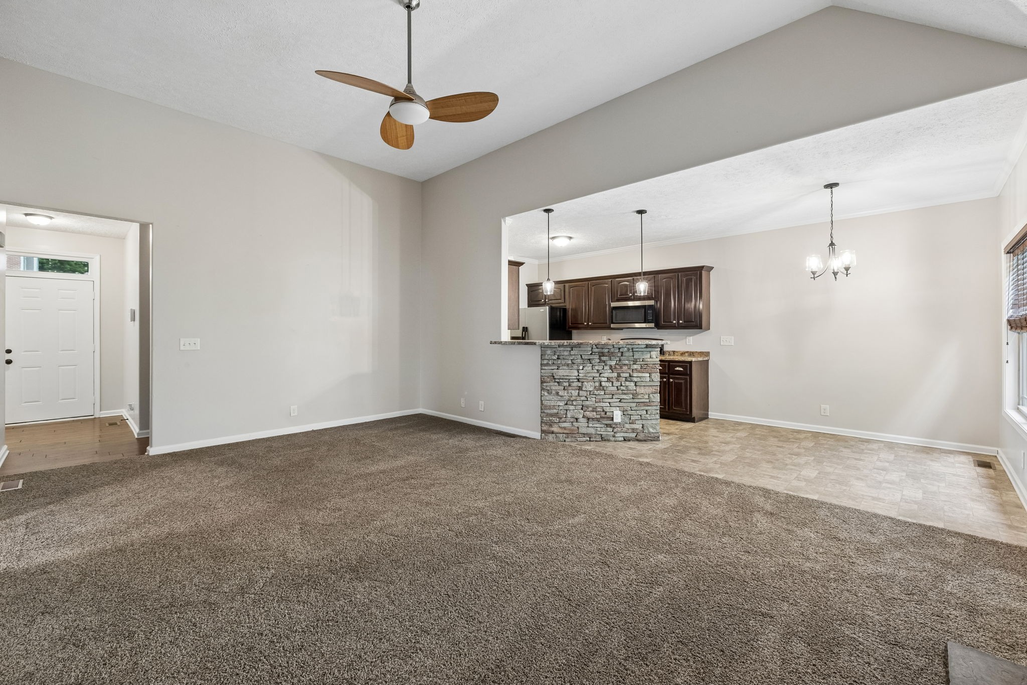634 Hidden Valley Dr