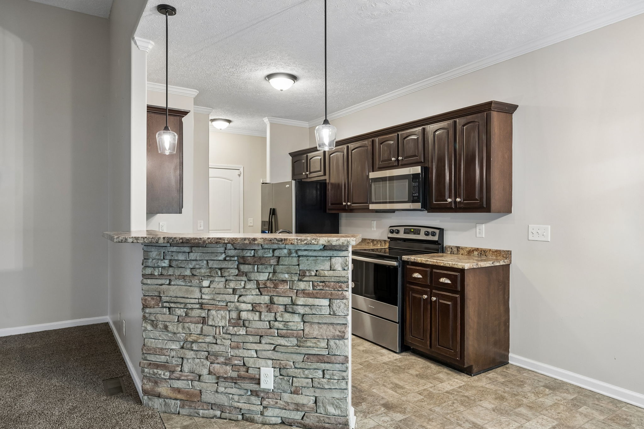 634 Hidden Valley Dr