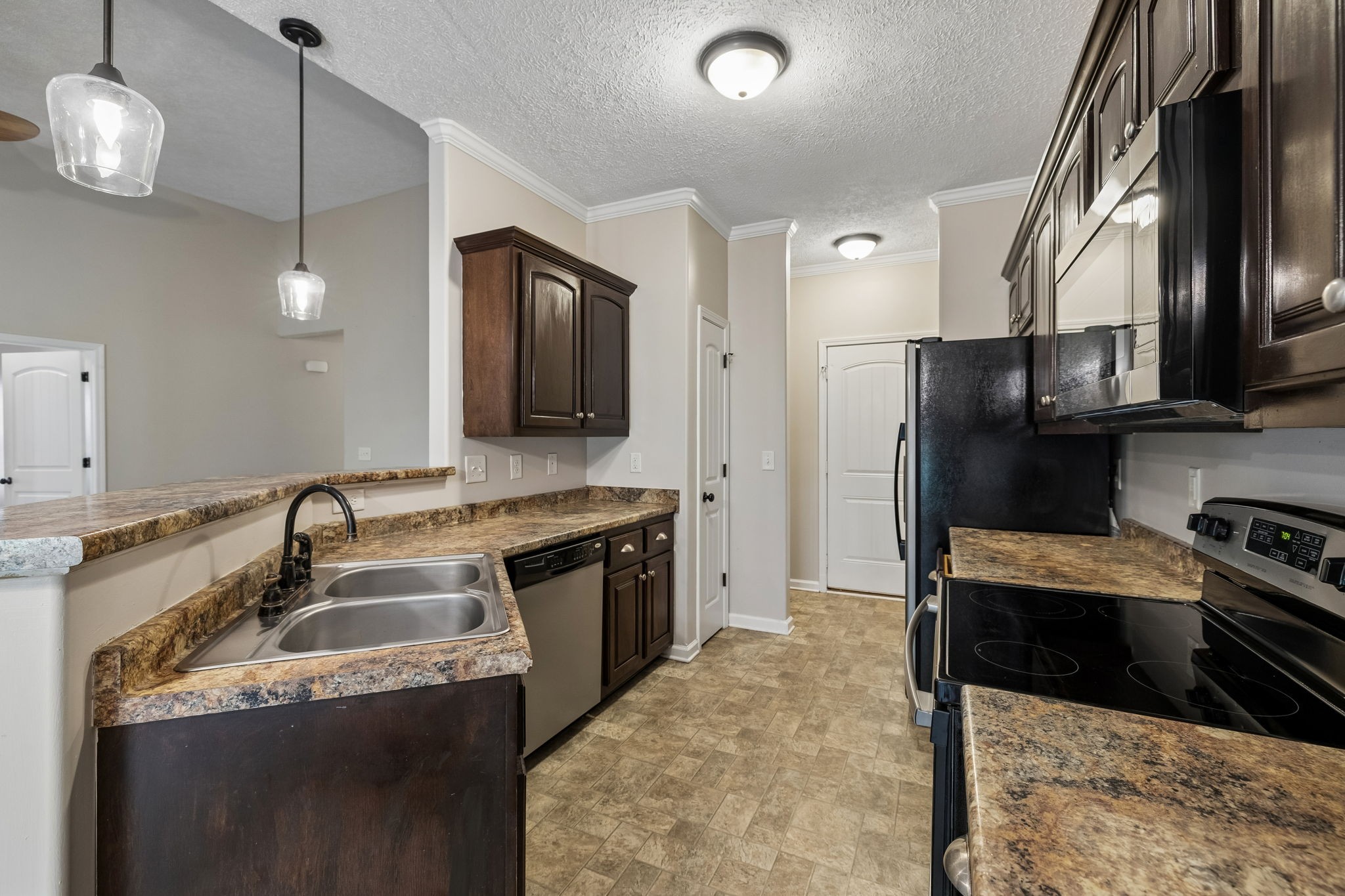 634 Hidden Valley Dr