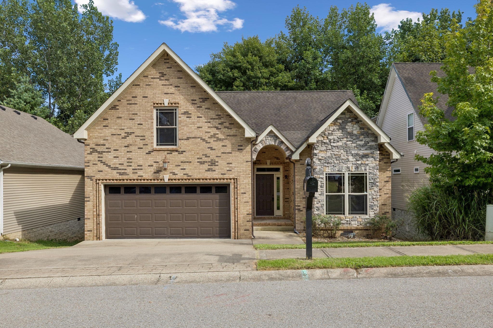 634 Hidden Valley Dr