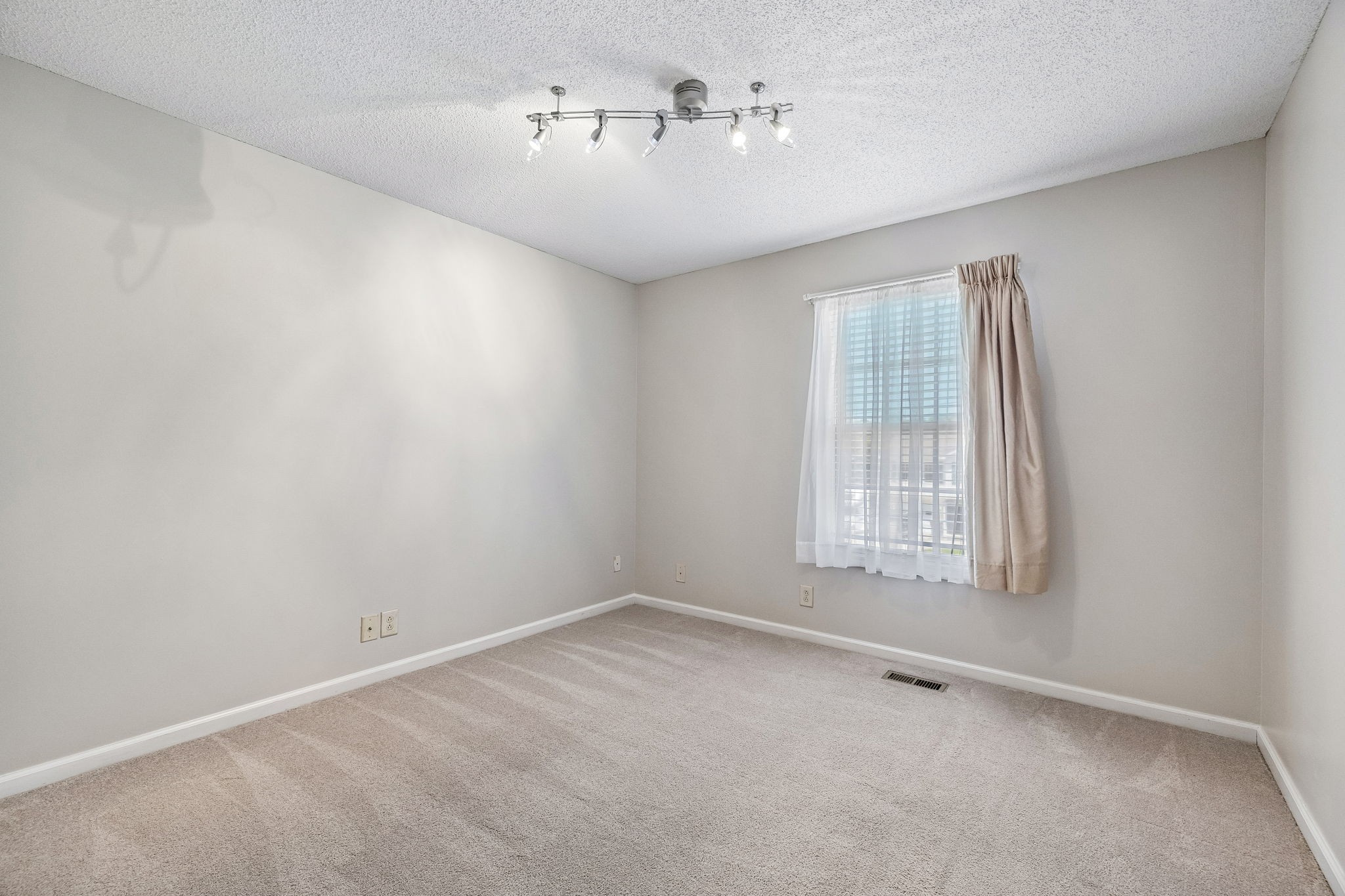 827 Sugarcane Way
