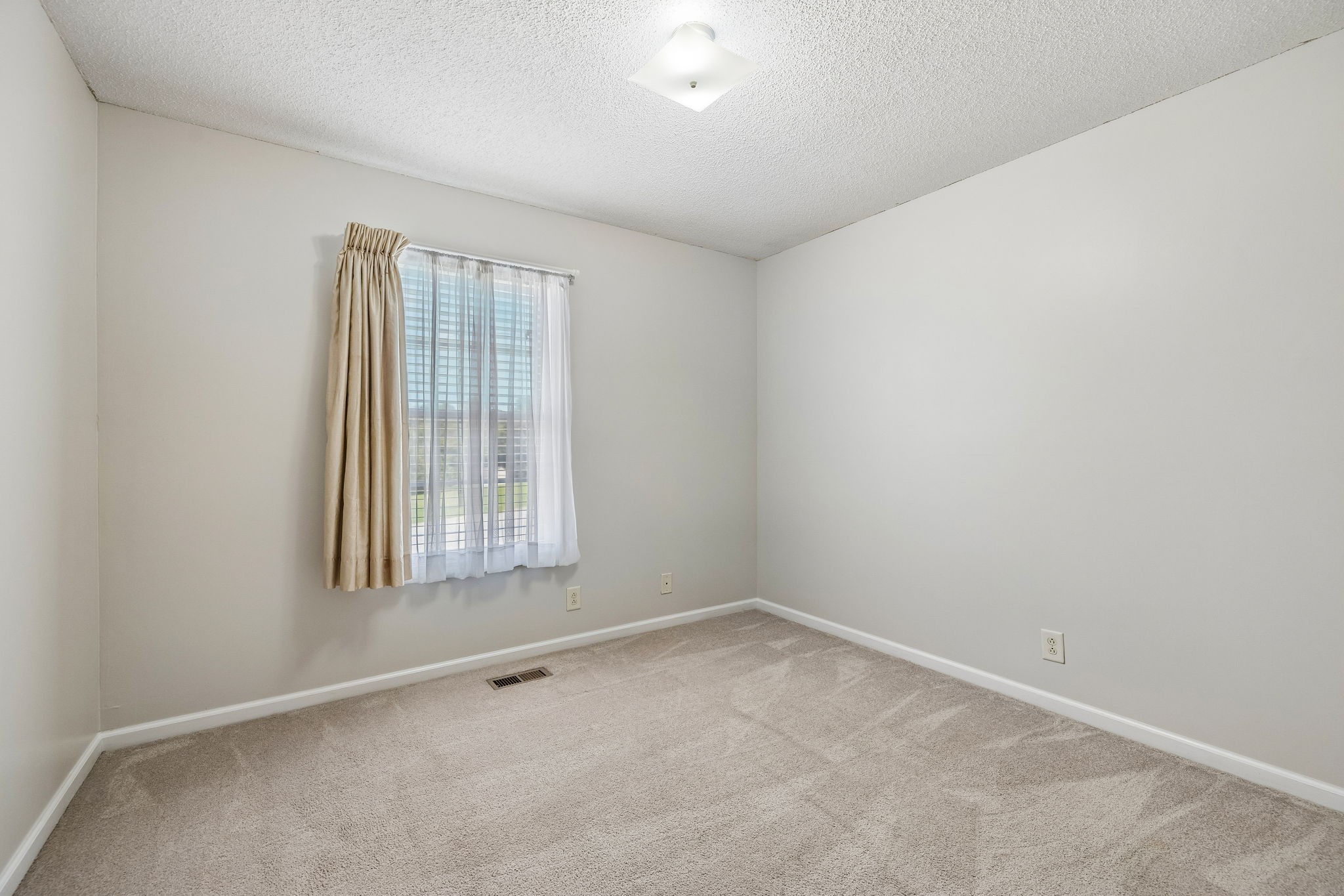 827 Sugarcane Way