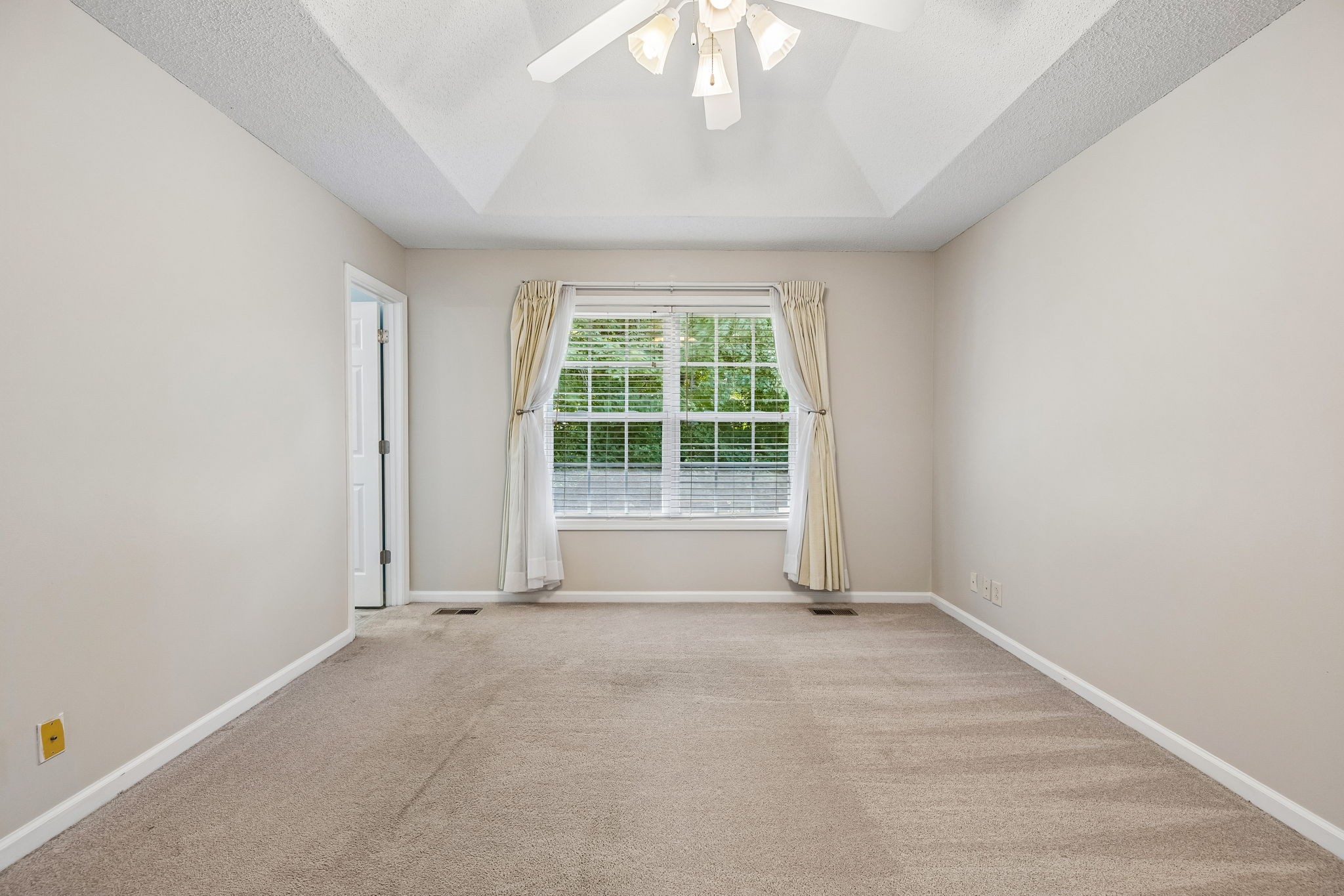 827 Sugarcane Way