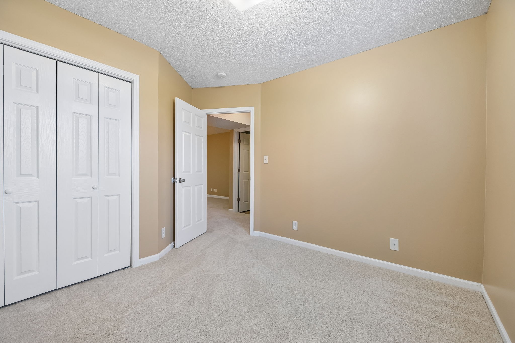 827 Sugarcane Way
