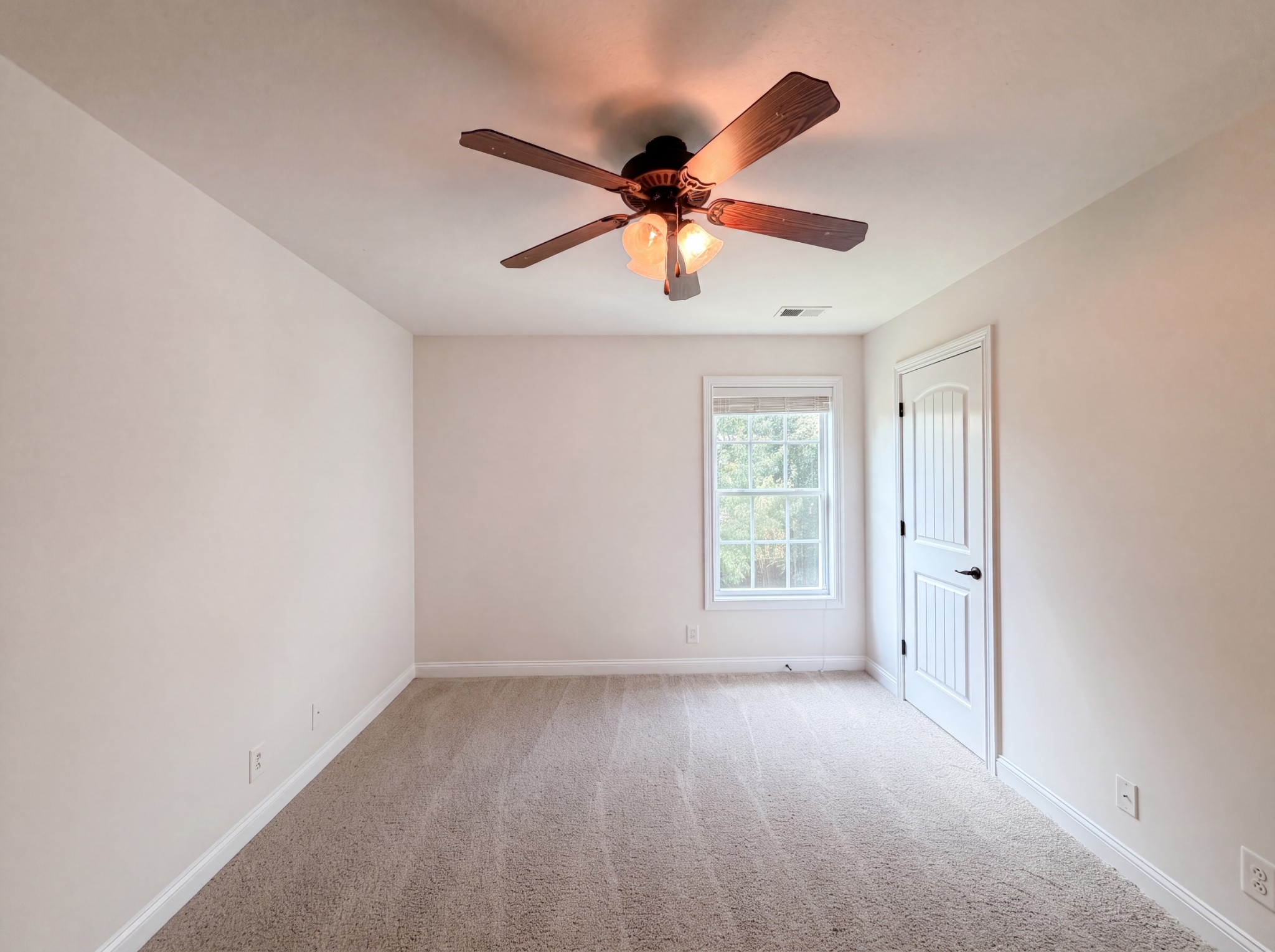 1733 Apache Way