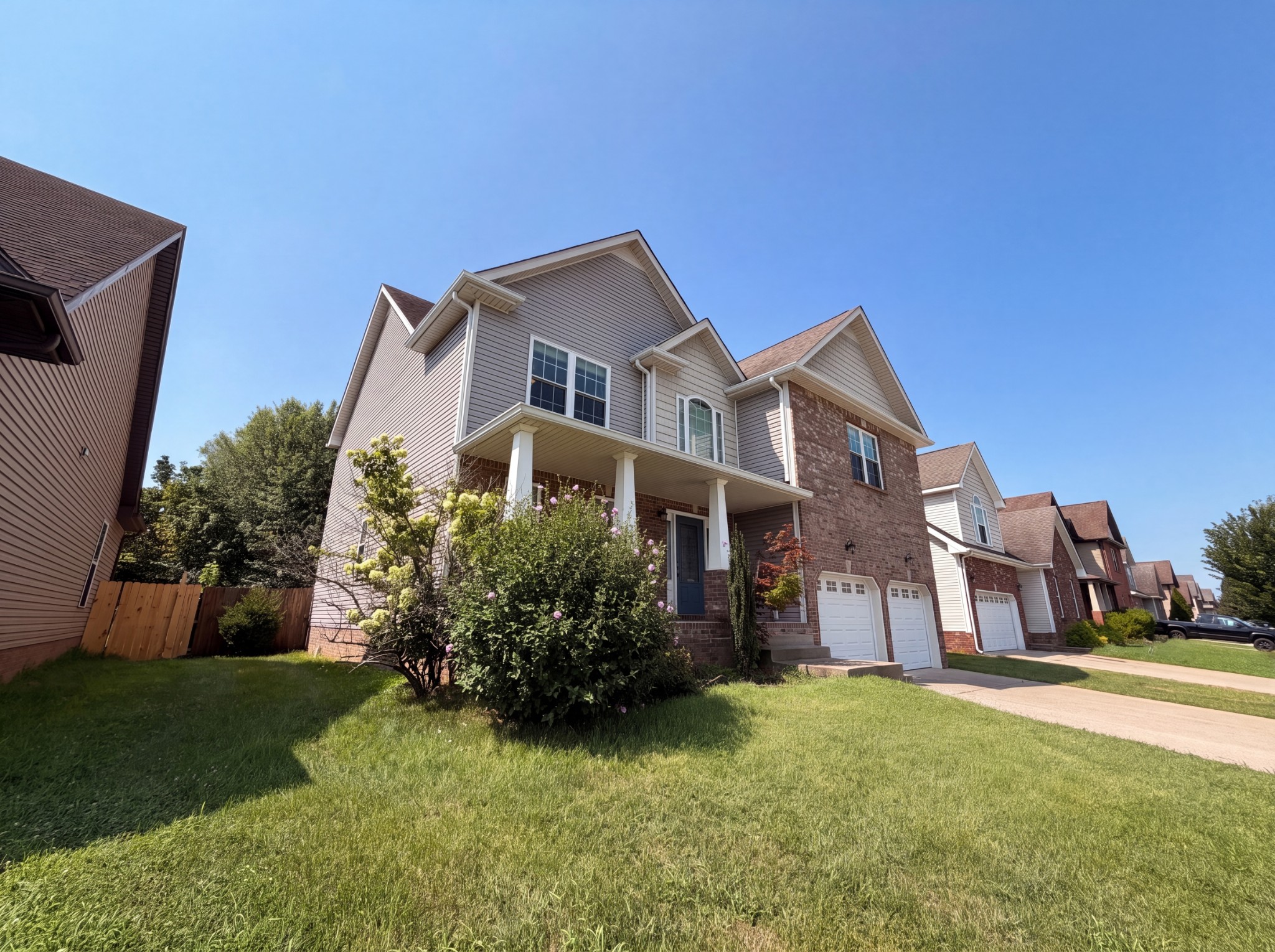 1733 Apache Way