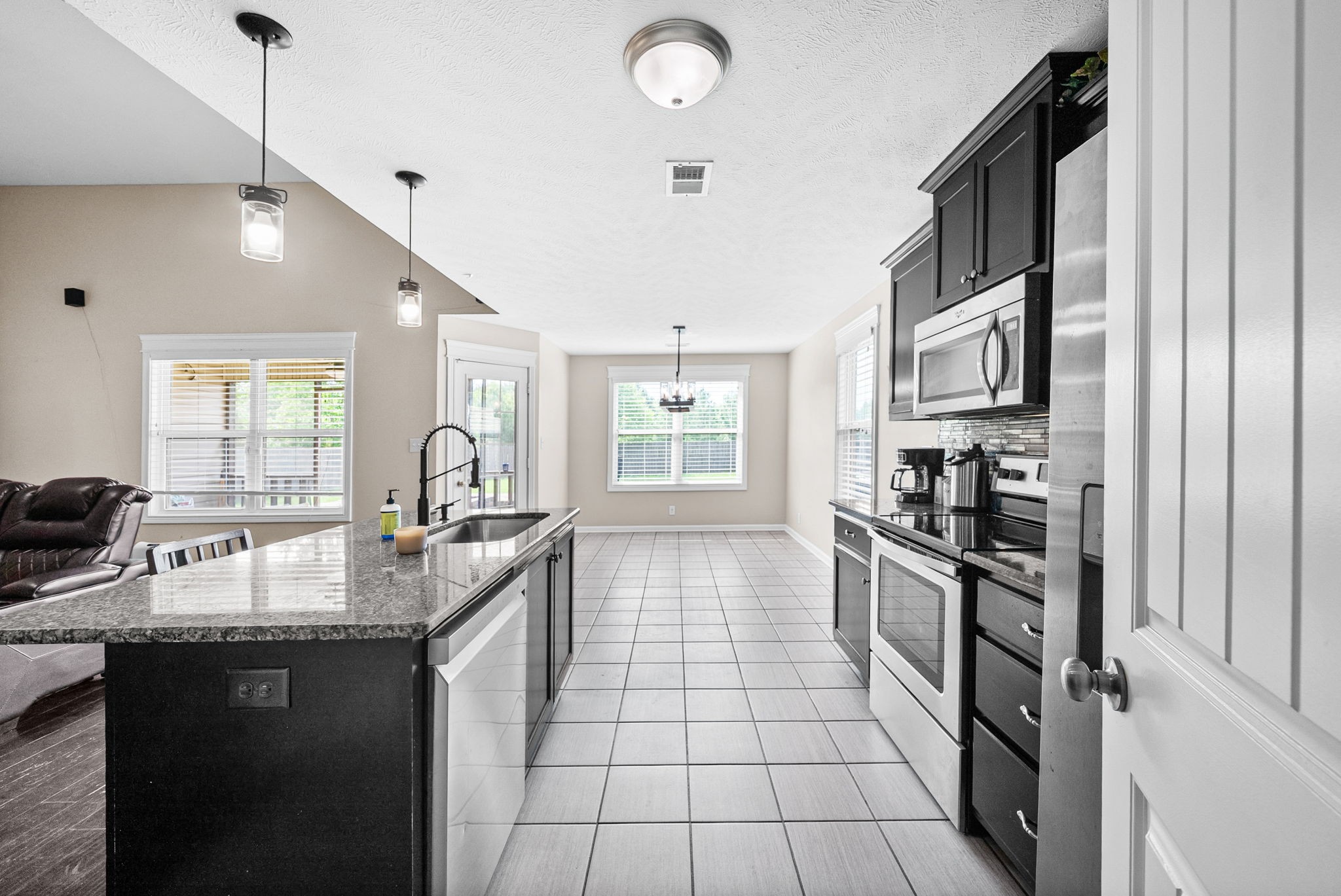 1292 Freedom Dr