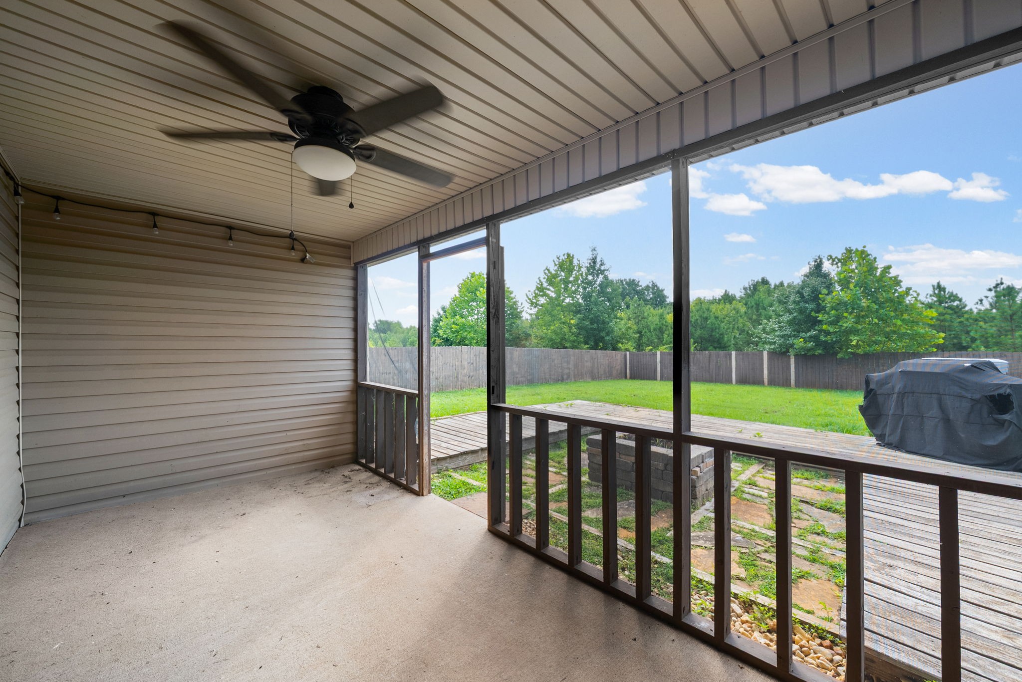 1292 Freedom Dr