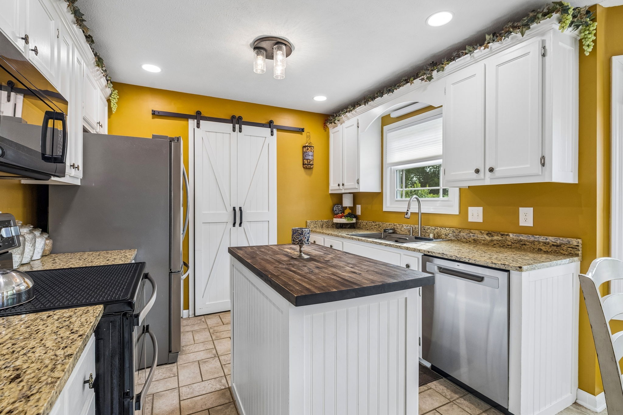 967 Cindy Jo Ct