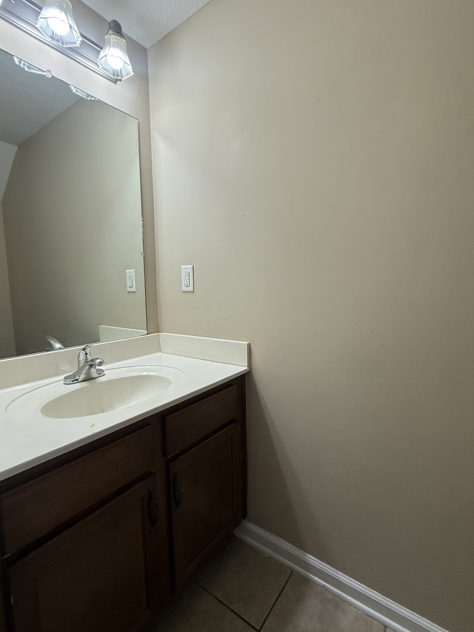 808 Oak Arbor Ct