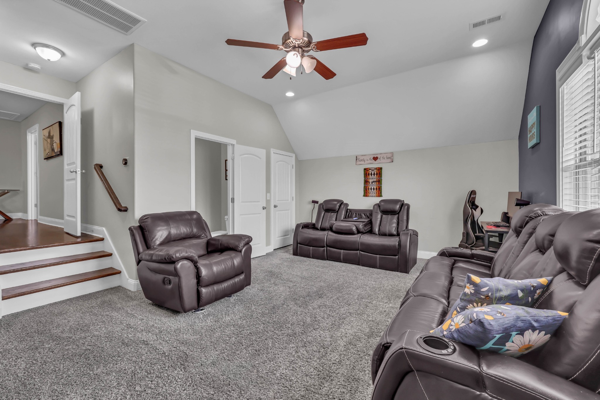 284 Browning Ct