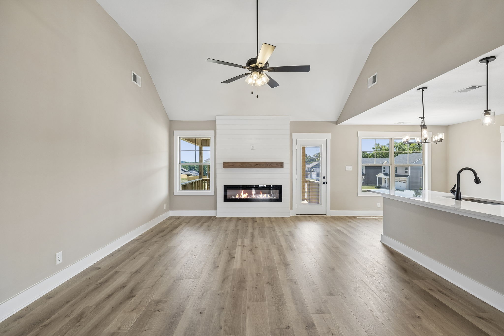 794 Carrillo Dr