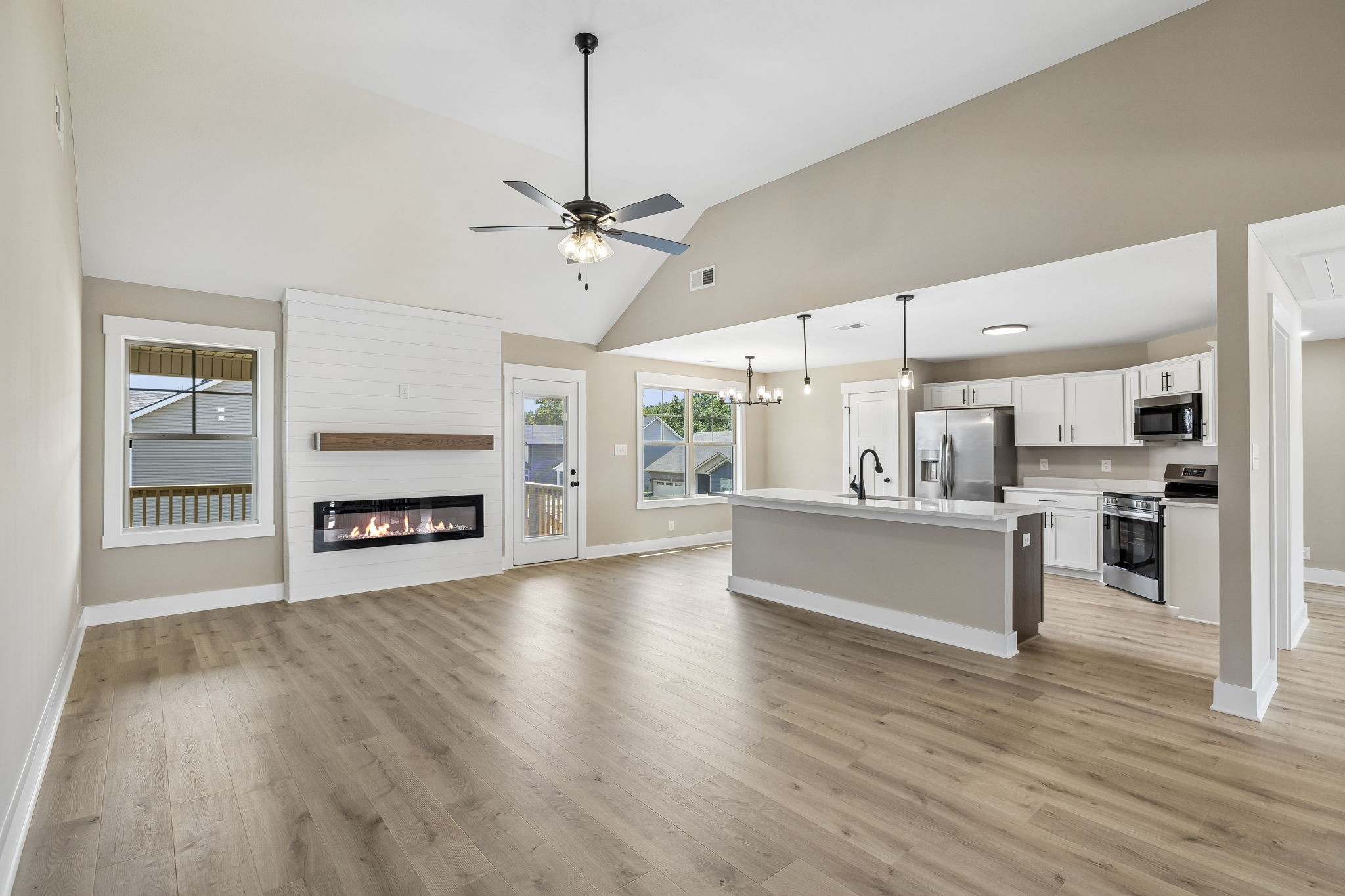 794 Carrillo Dr