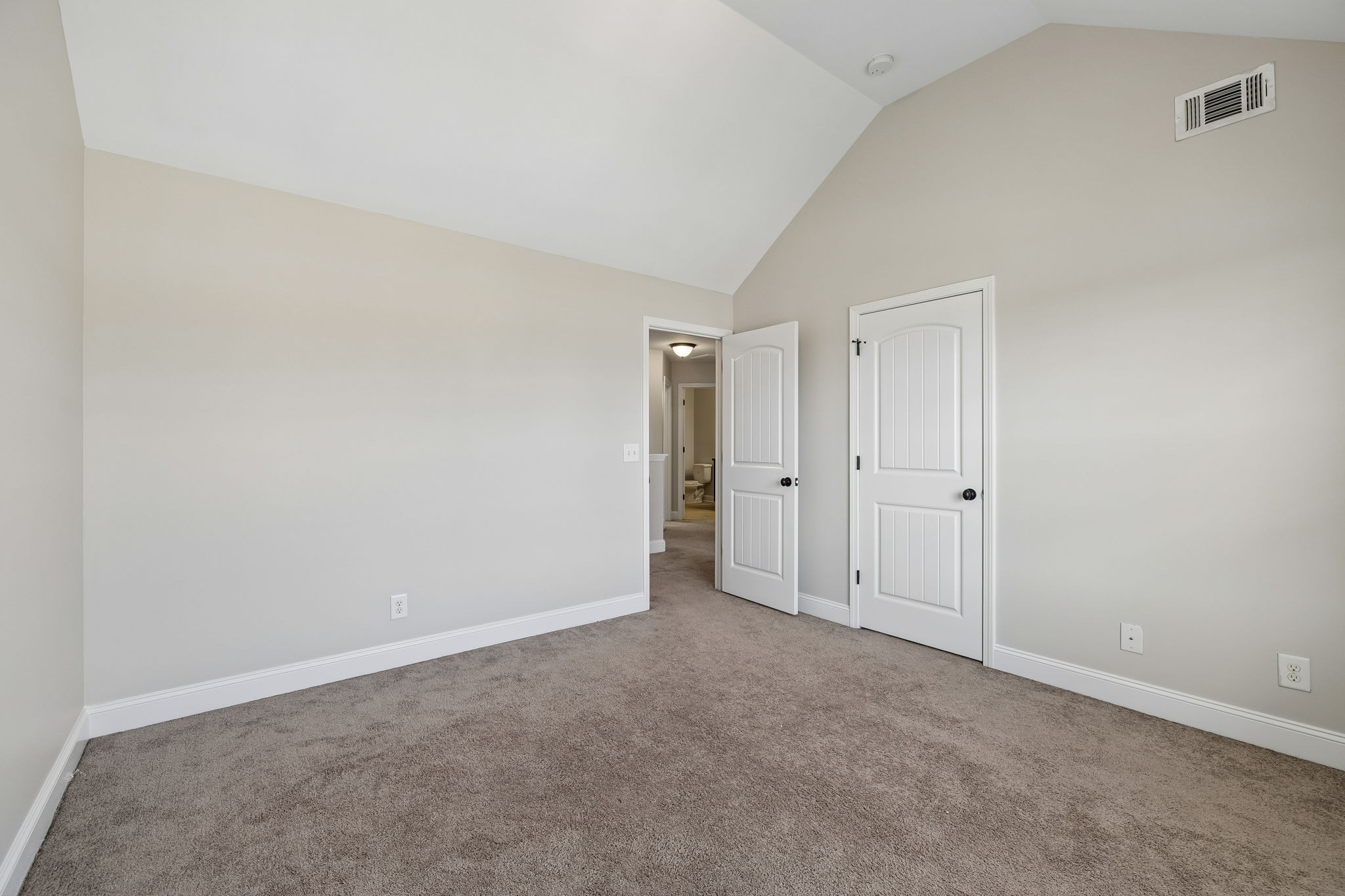 3354 N Henderson Way