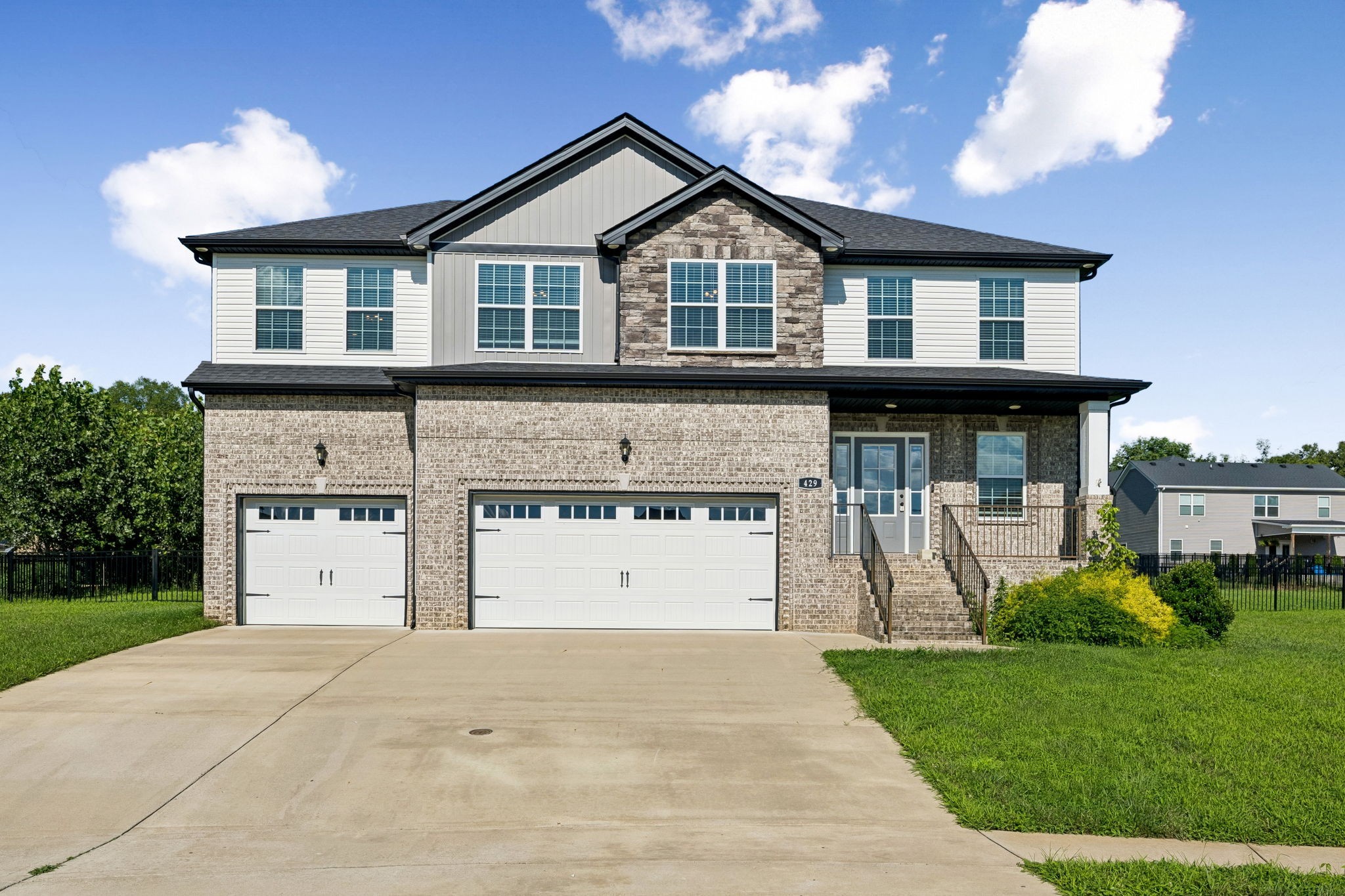 429 Crestwicke Ct