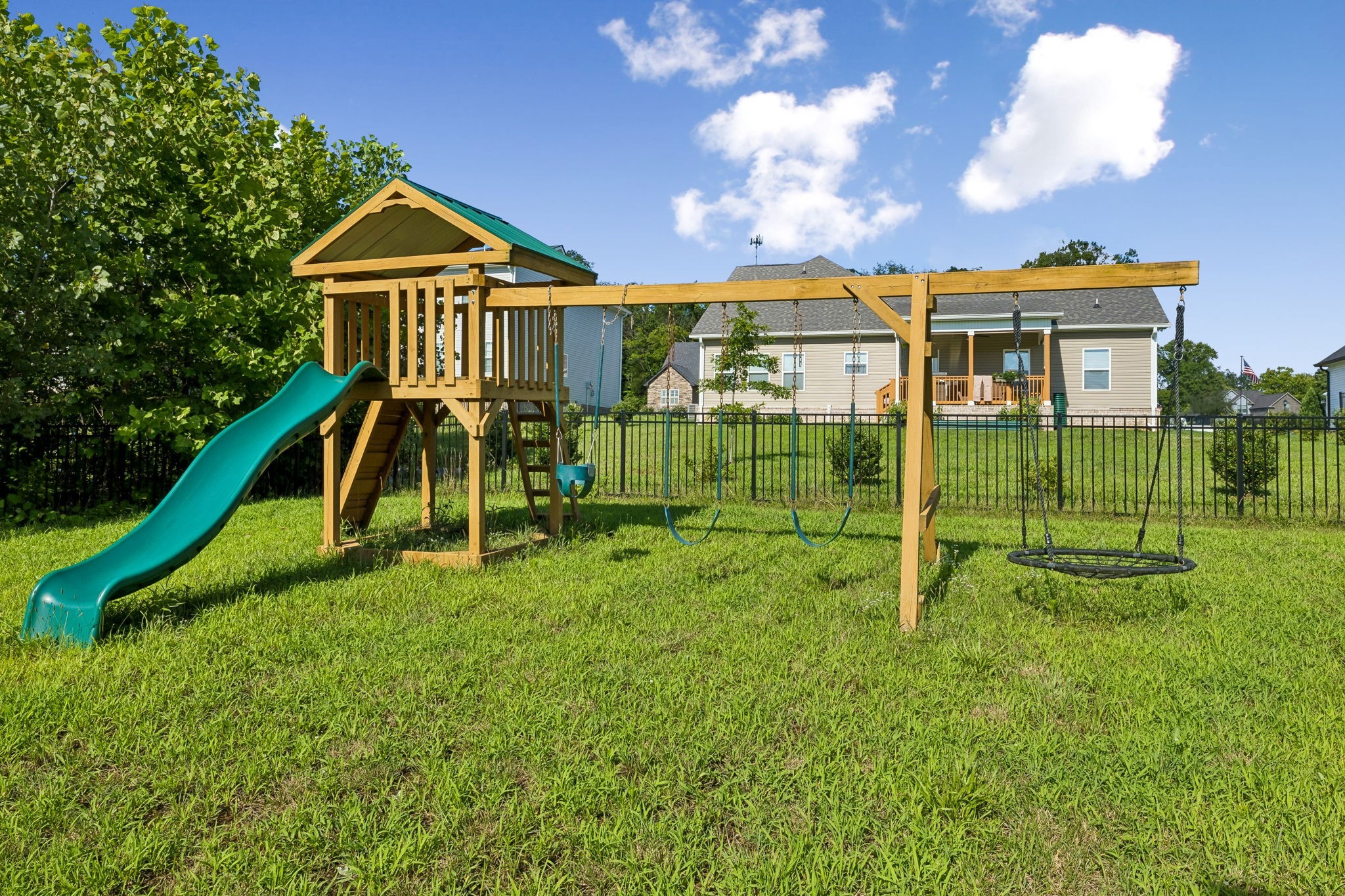 429 Crestwicke Ct