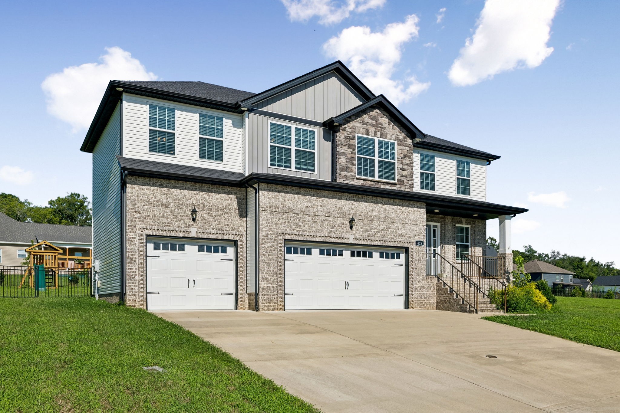 429 Crestwicke Ct