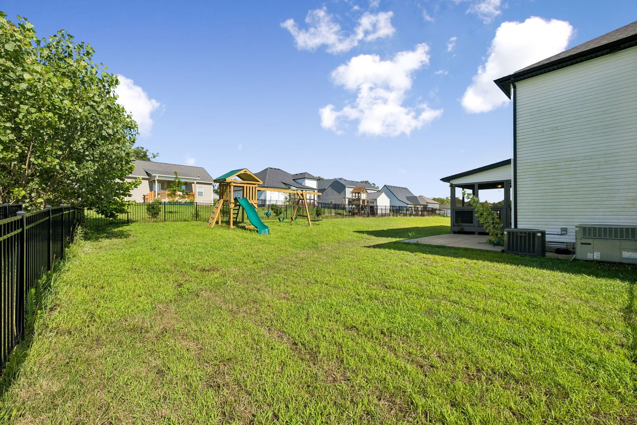 429 Crestwicke Ct
