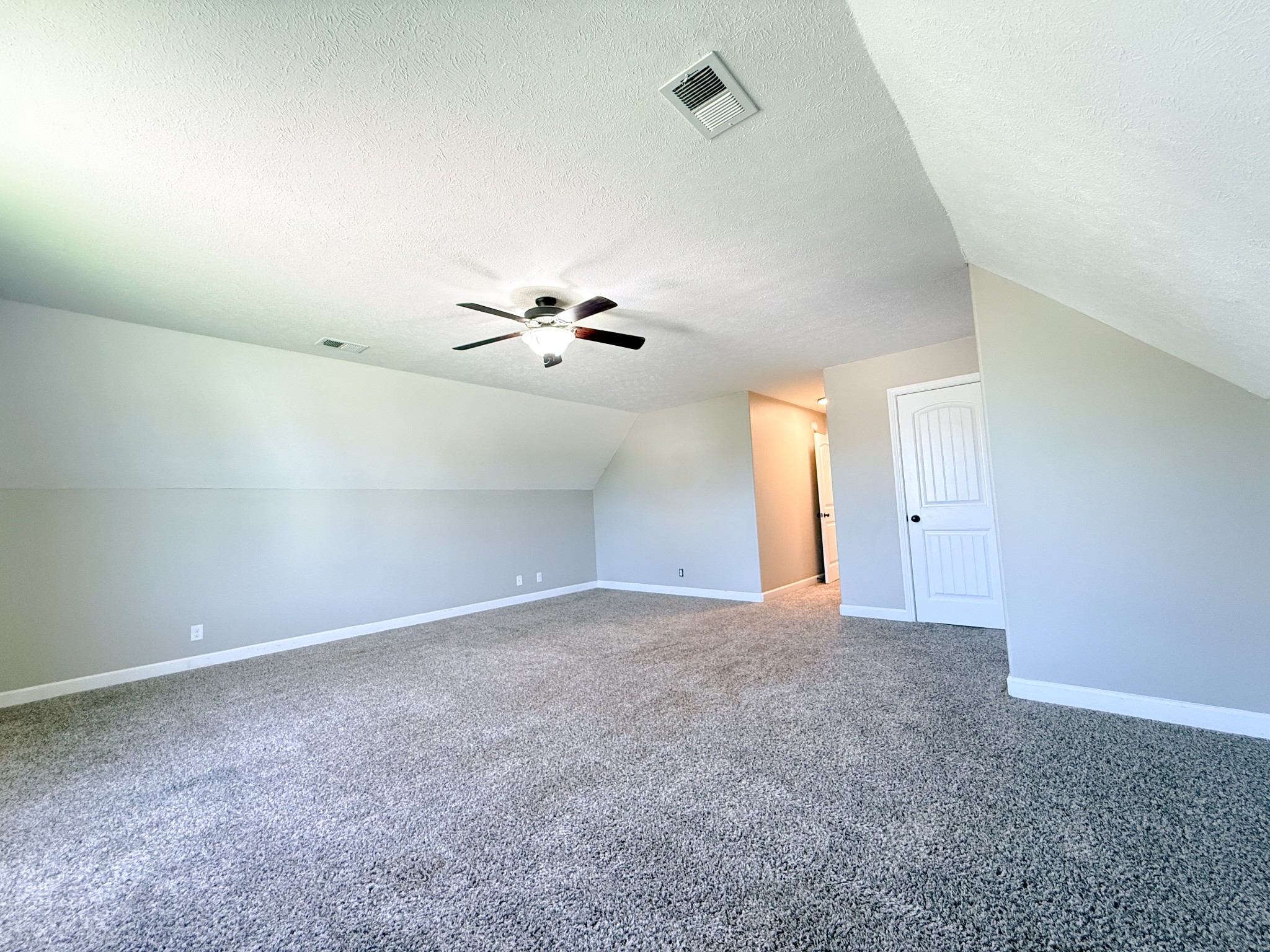 3779 Tradewinds Ter