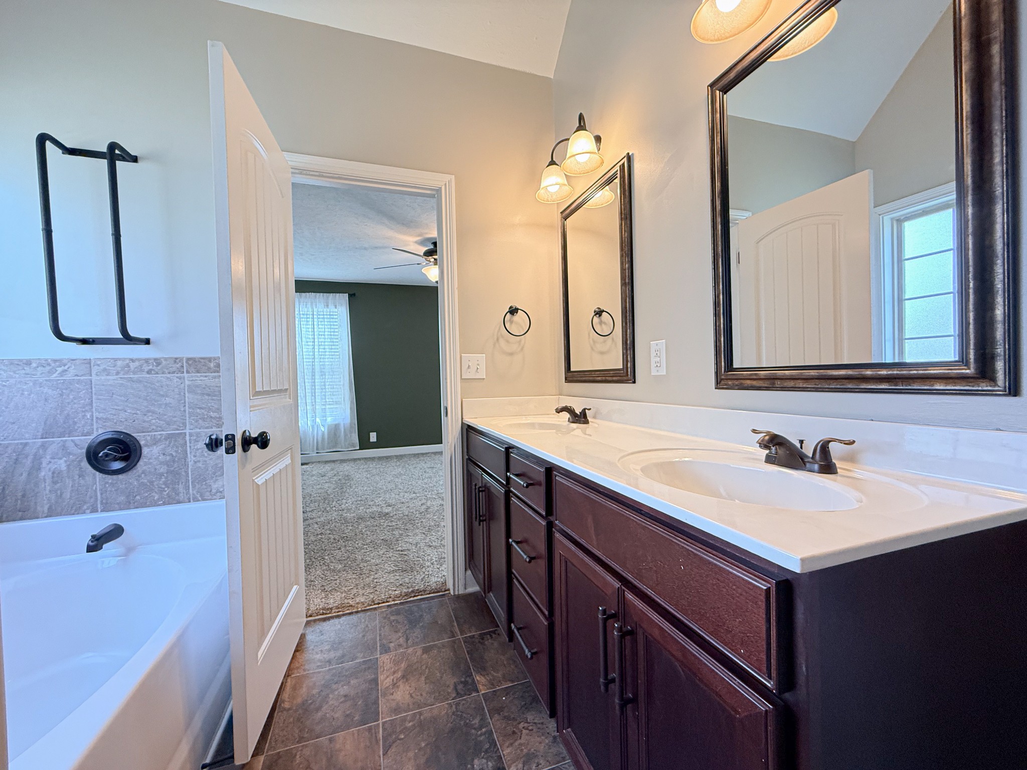 3779 Tradewinds Ter