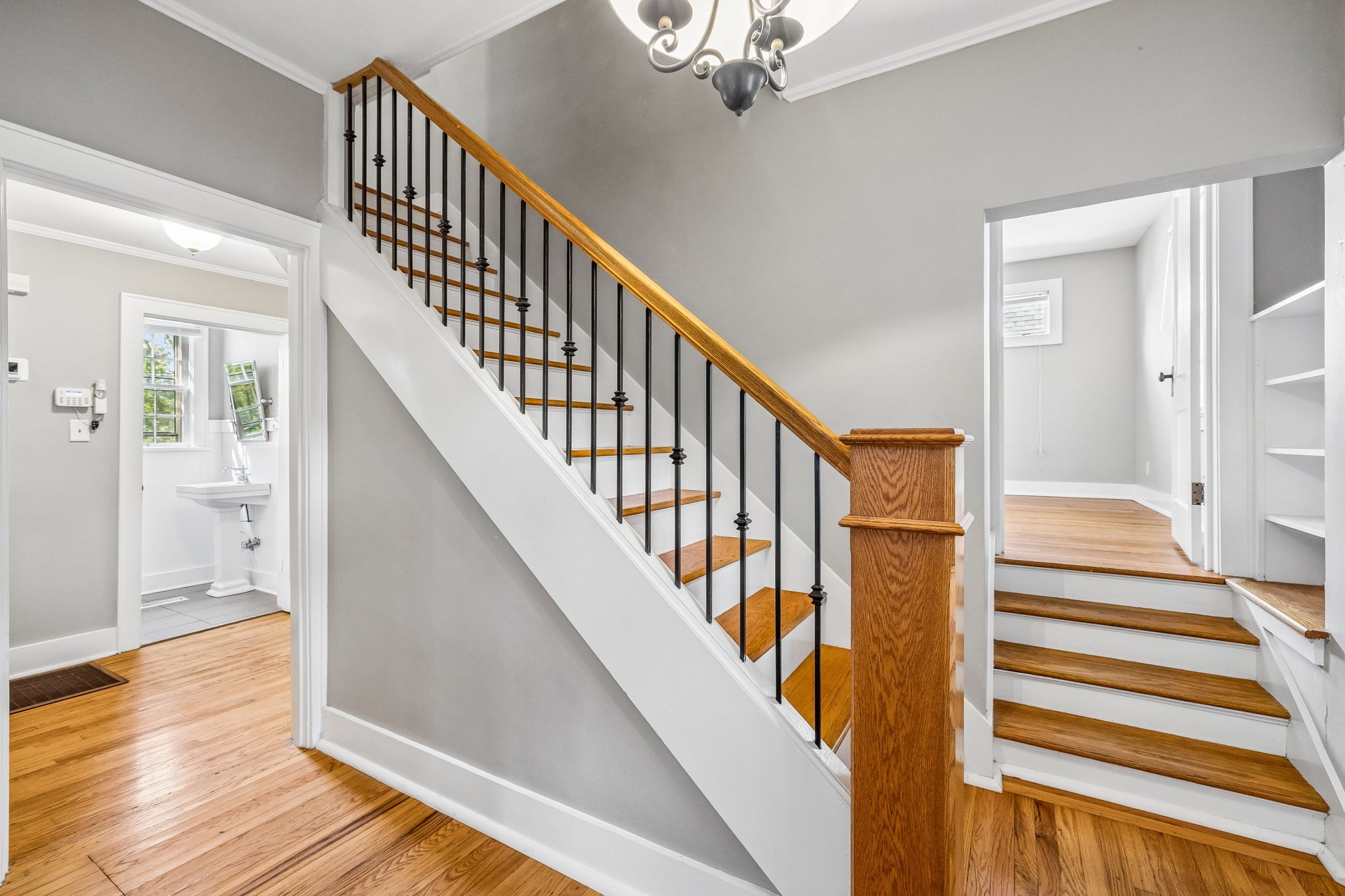 165 E Glenwood Dr