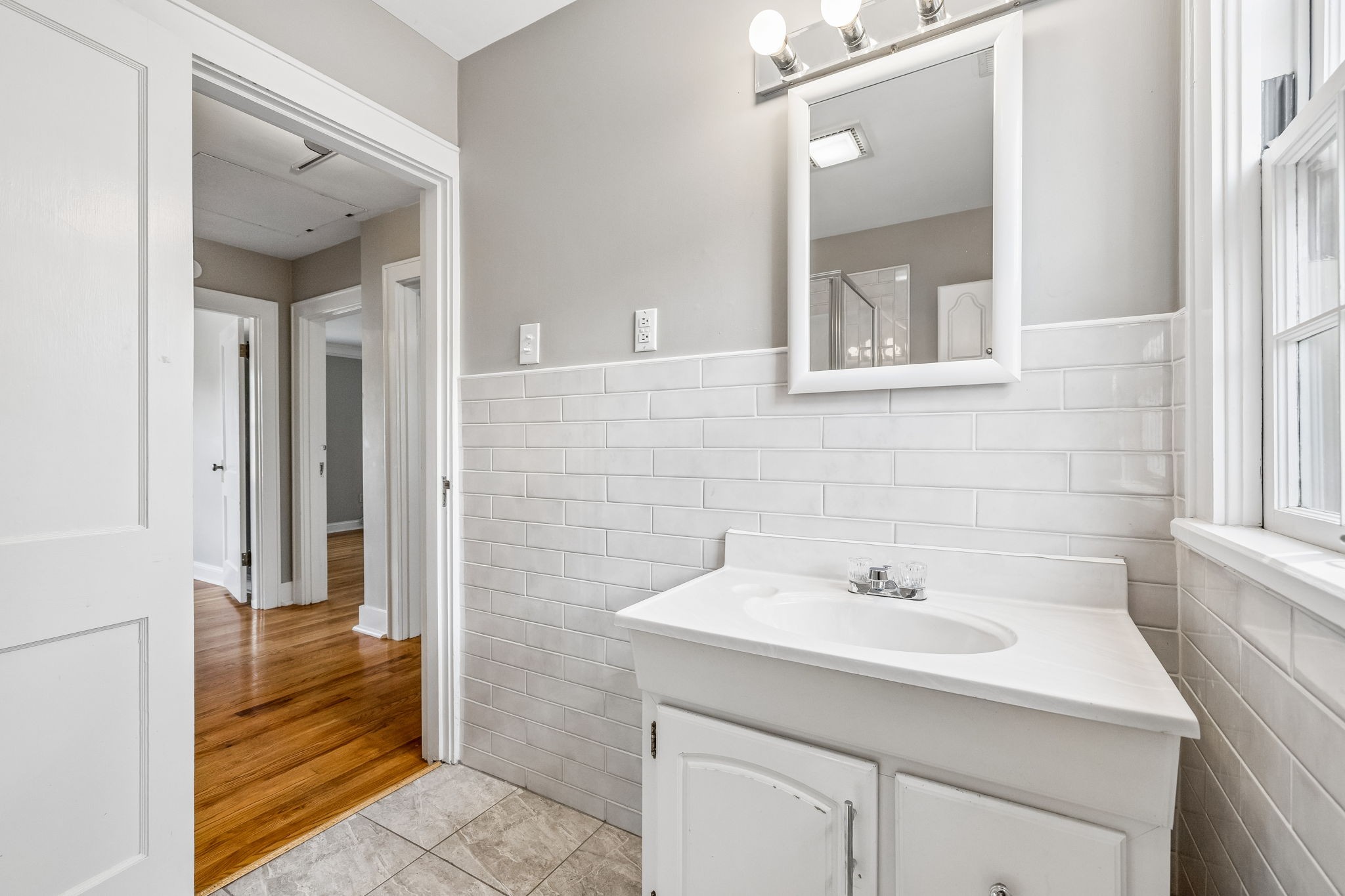 165 E Glenwood Dr