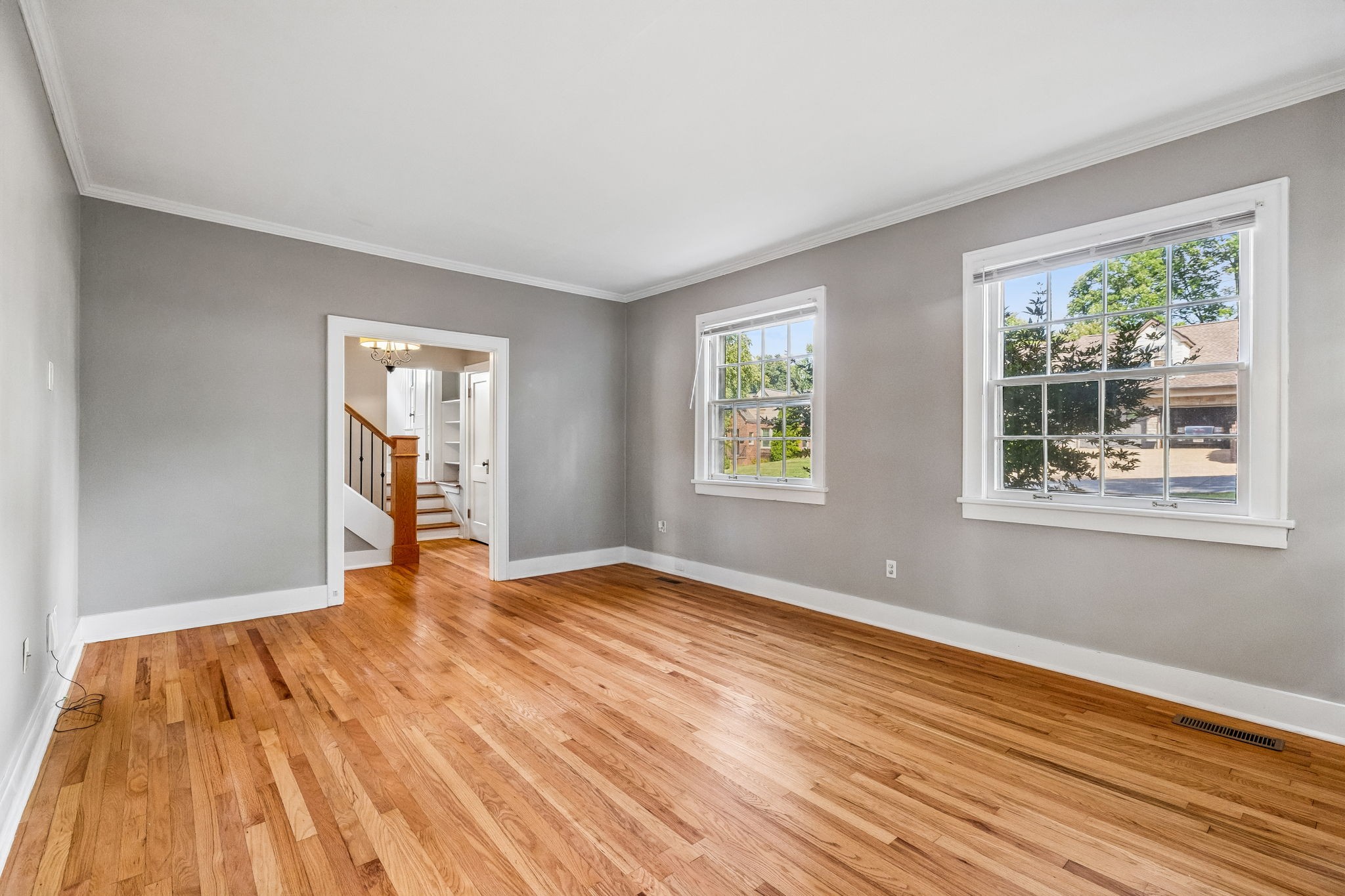 165 E Glenwood Dr