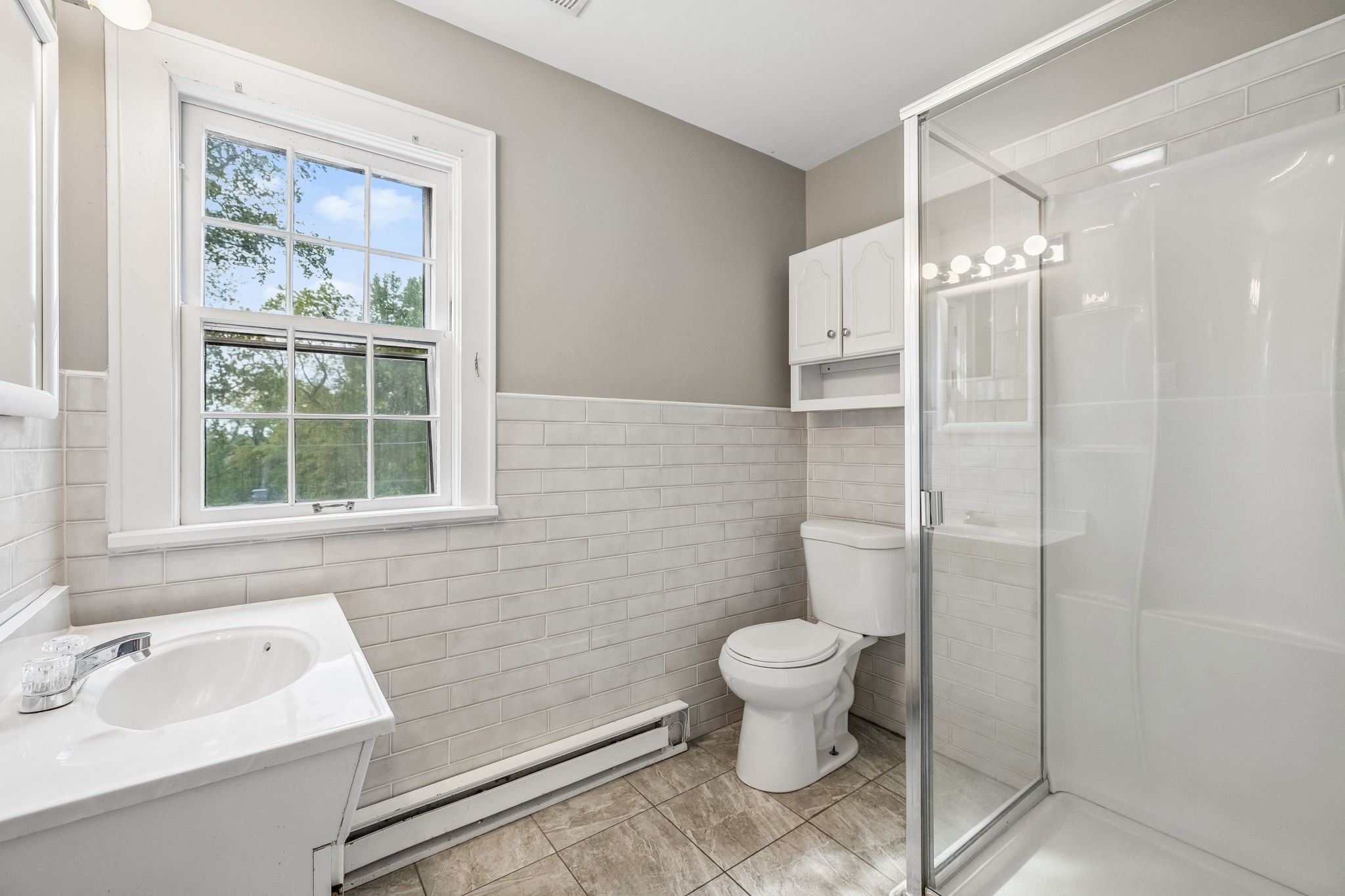165 E Glenwood Dr