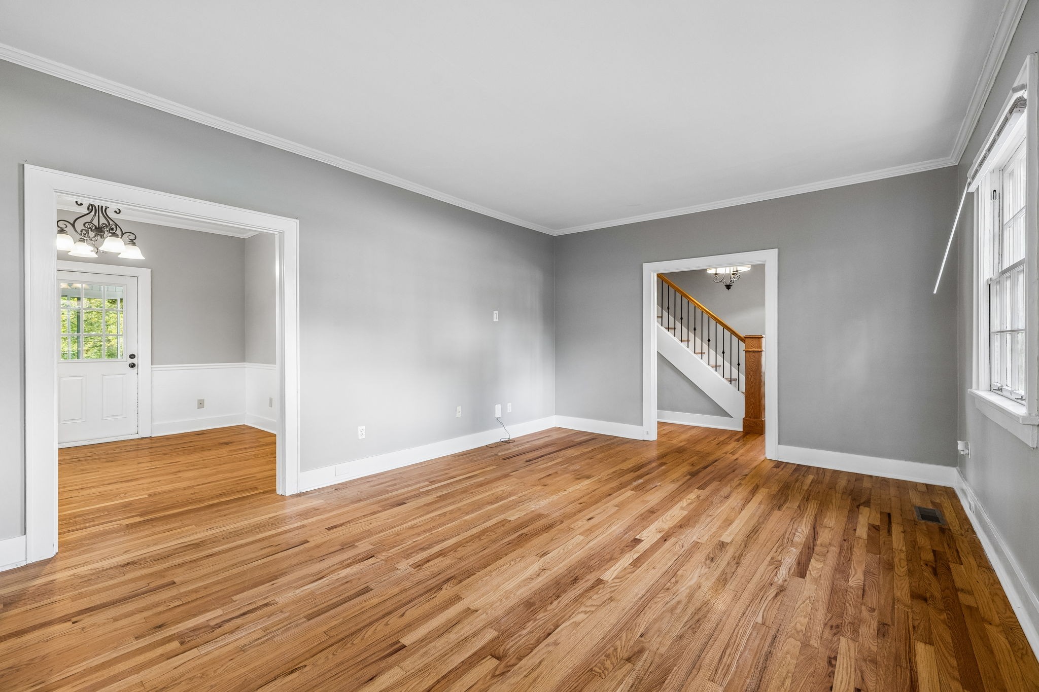 165 E Glenwood Dr