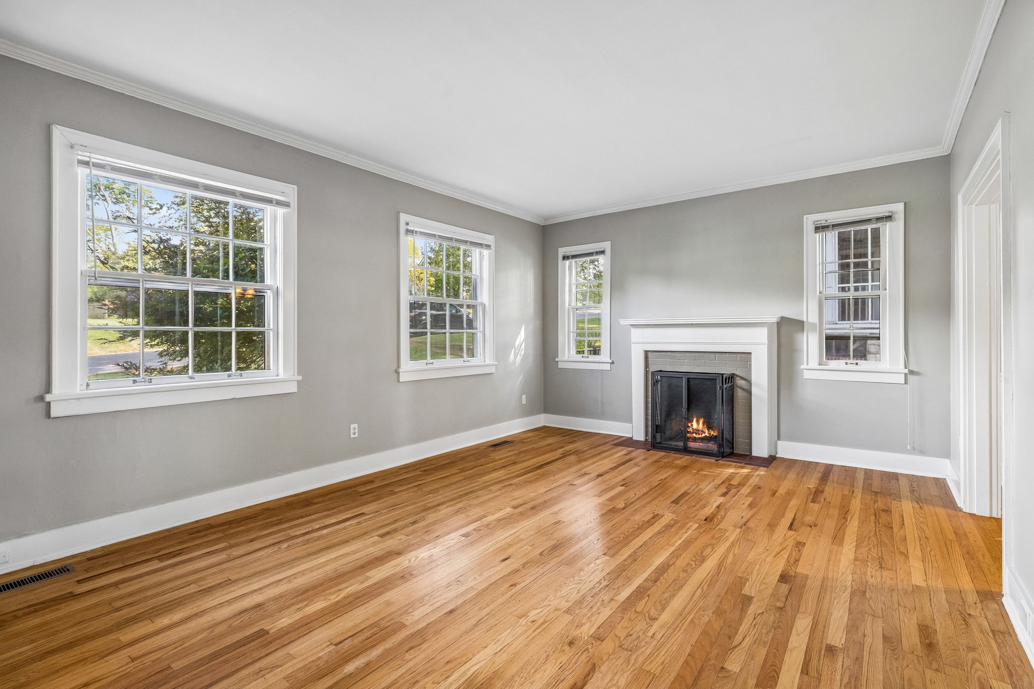165 E Glenwood Dr