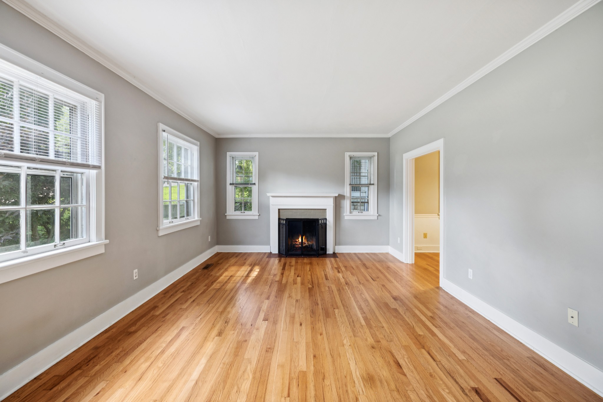 165 E Glenwood Dr