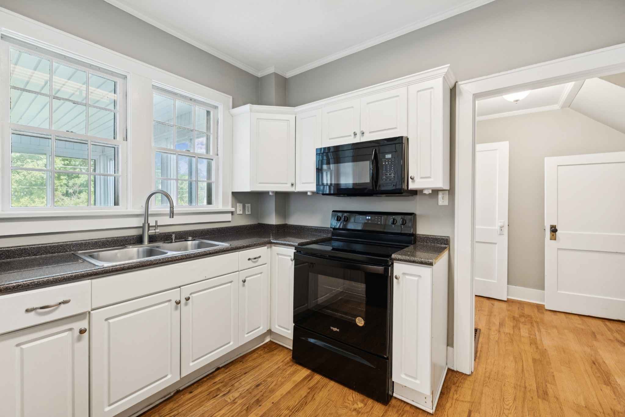 165 E Glenwood Dr