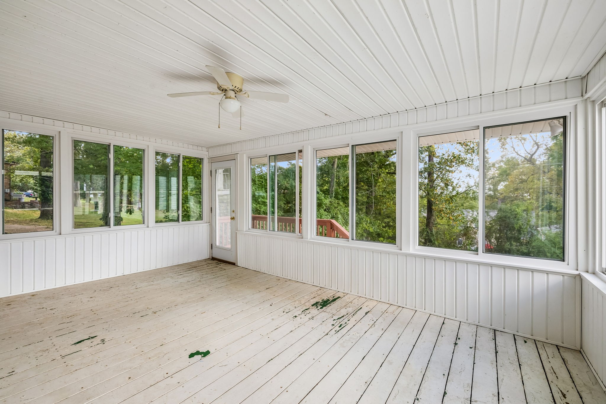 165 E Glenwood Dr