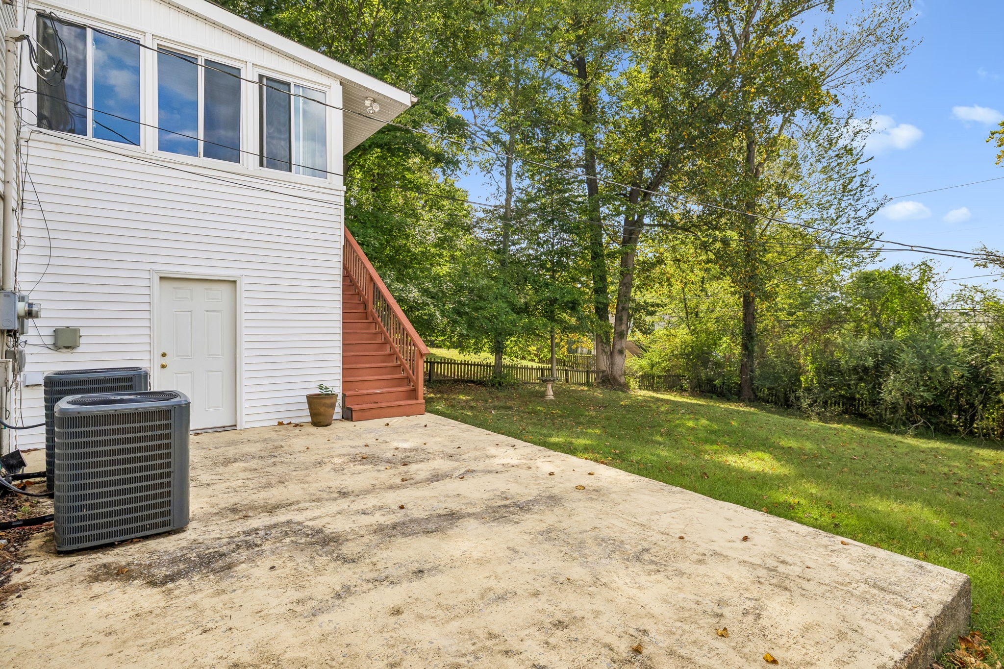 165 E Glenwood Dr