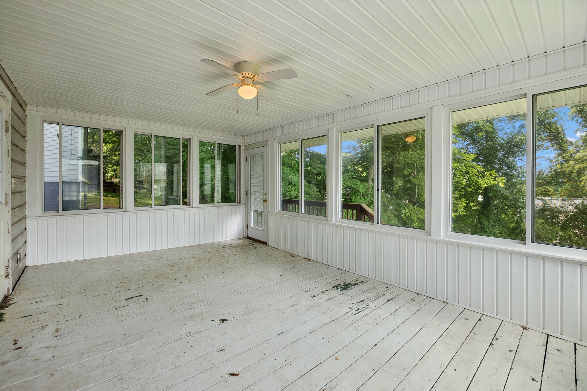 165 E Glenwood Dr