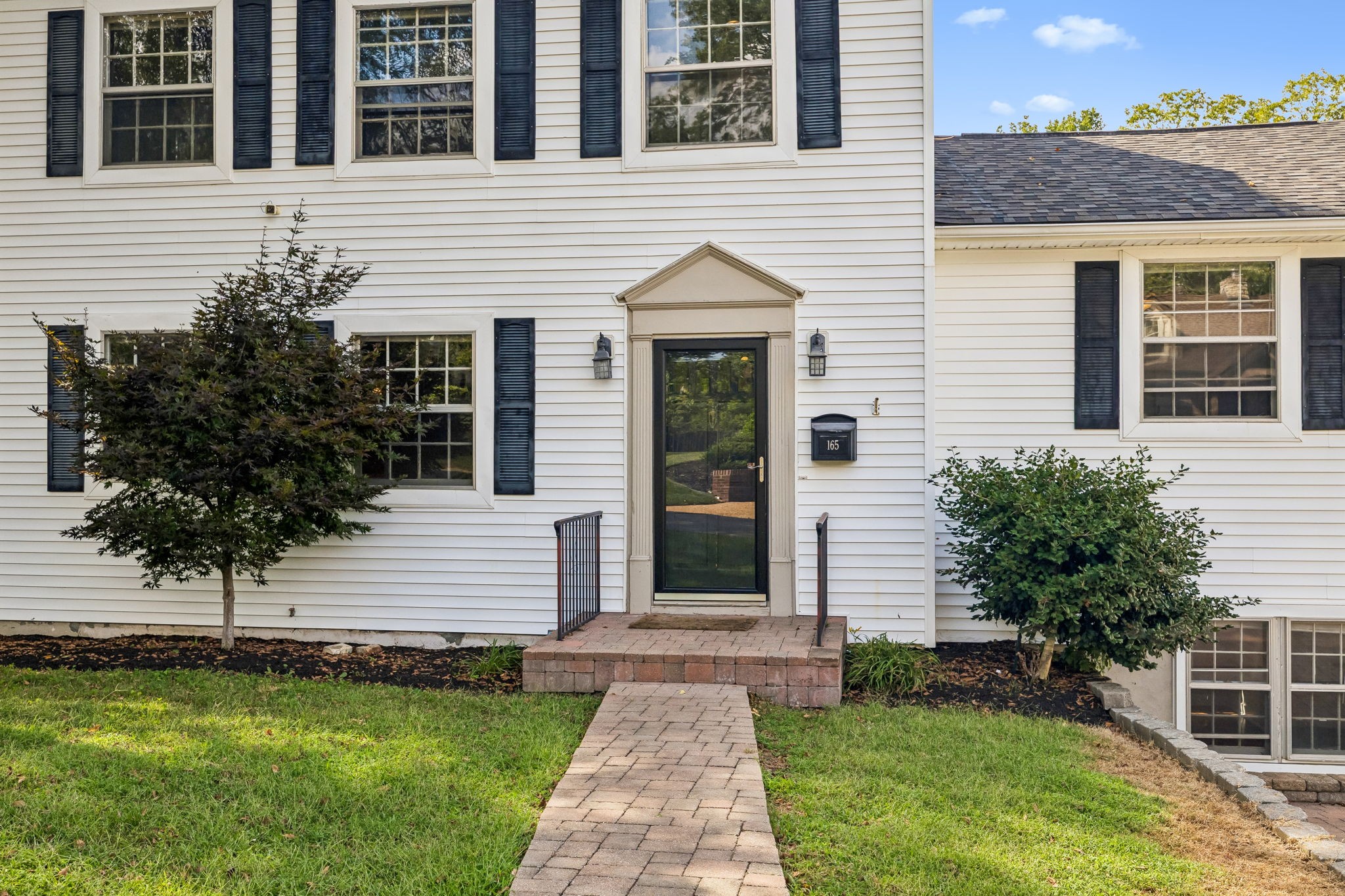 165 E Glenwood Dr