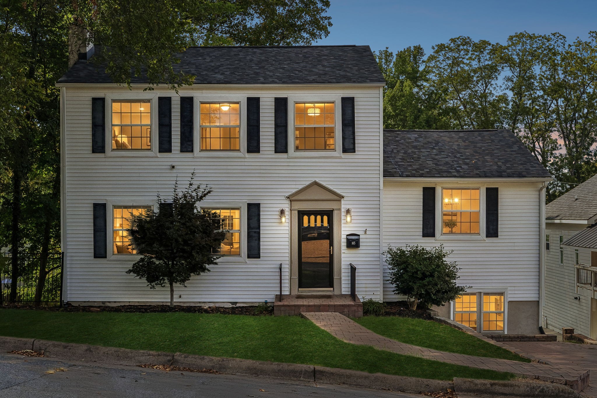 165 E Glenwood Dr